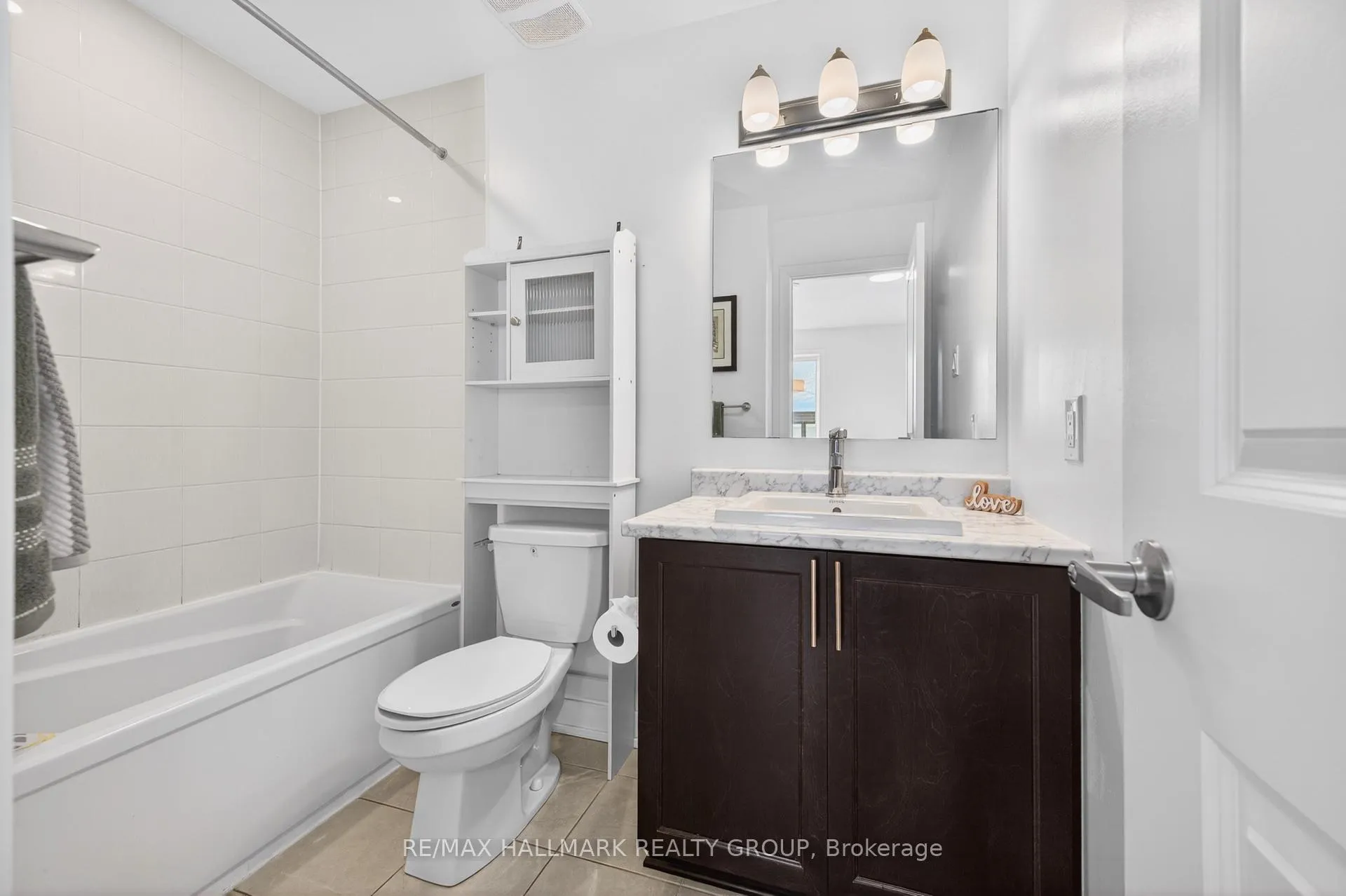 Photo 20 of 307 Ibanez Walk, Ottawa, Leitrim — HOMEH