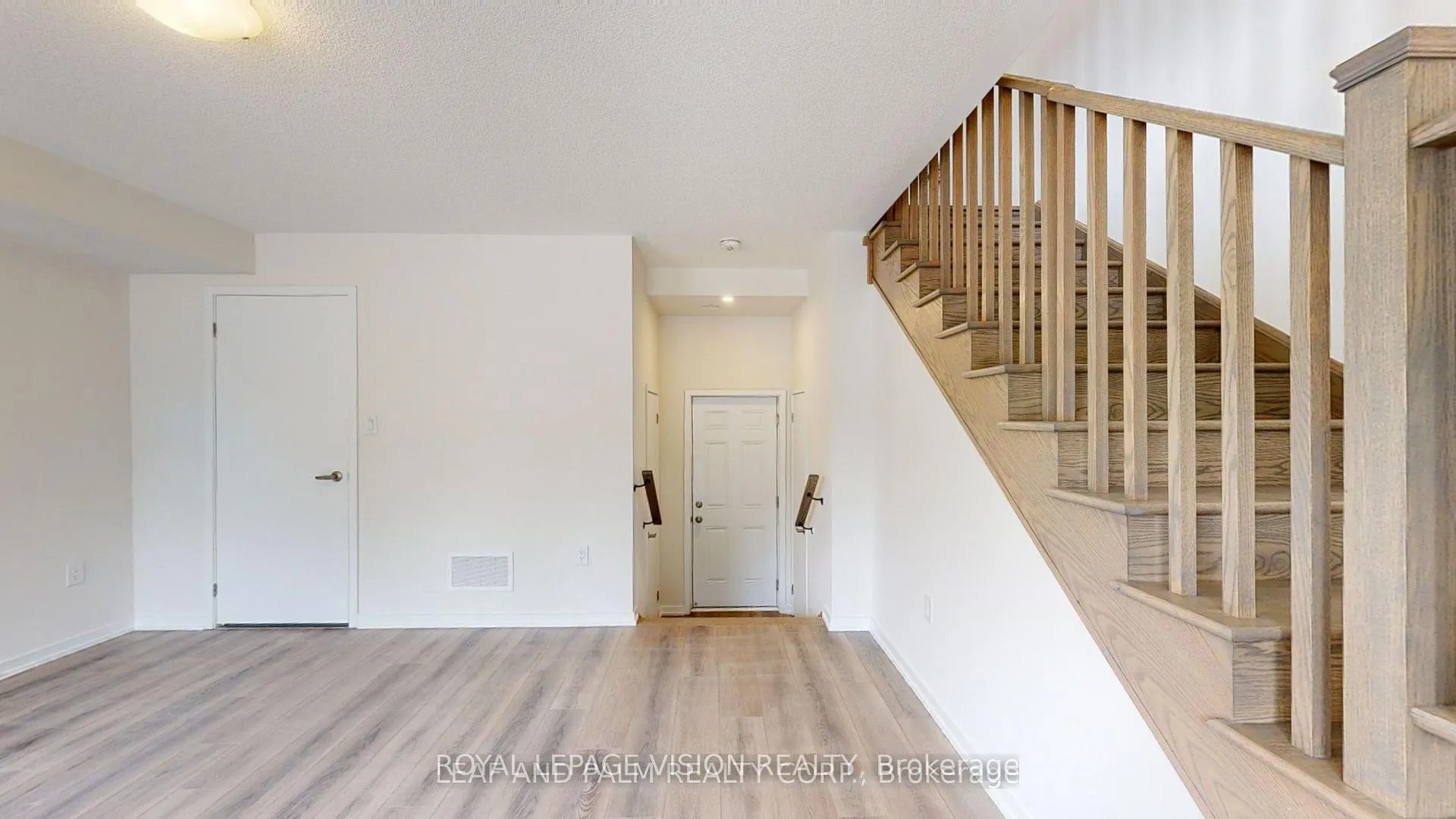 Photo 3 of Unit 256, 256 Townline Road N, Oshawa, Eastdale — HOMEH