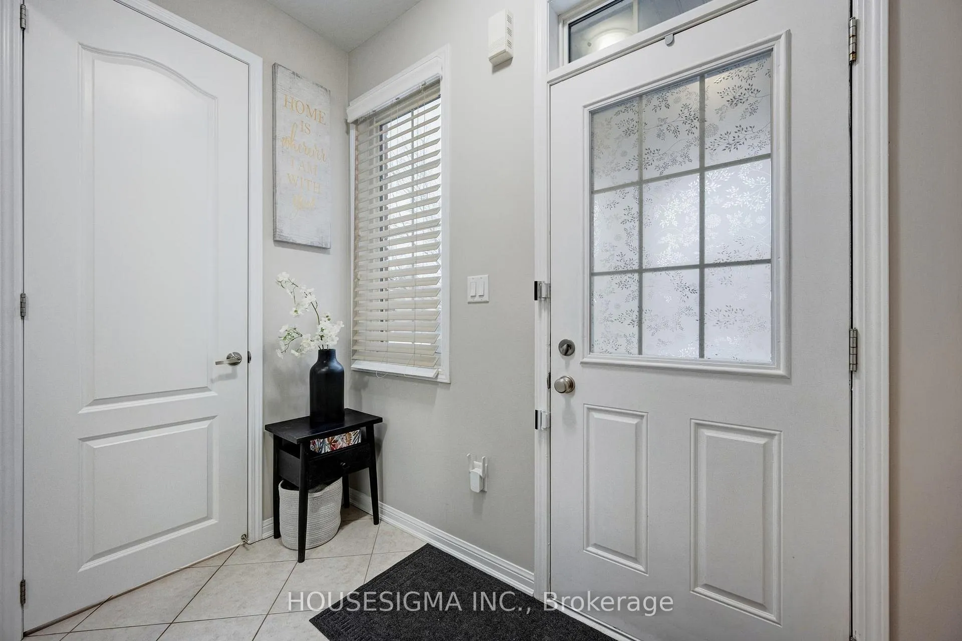 Photo 3 of 19 Seafair Crescent, Brampton, Fletcher's West — HOMEH