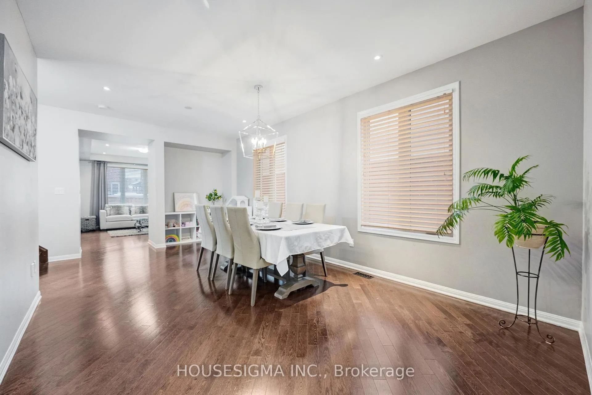 Photo 5 of 19 Seafair Crescent, Brampton, Fletcher's West — HOMEH