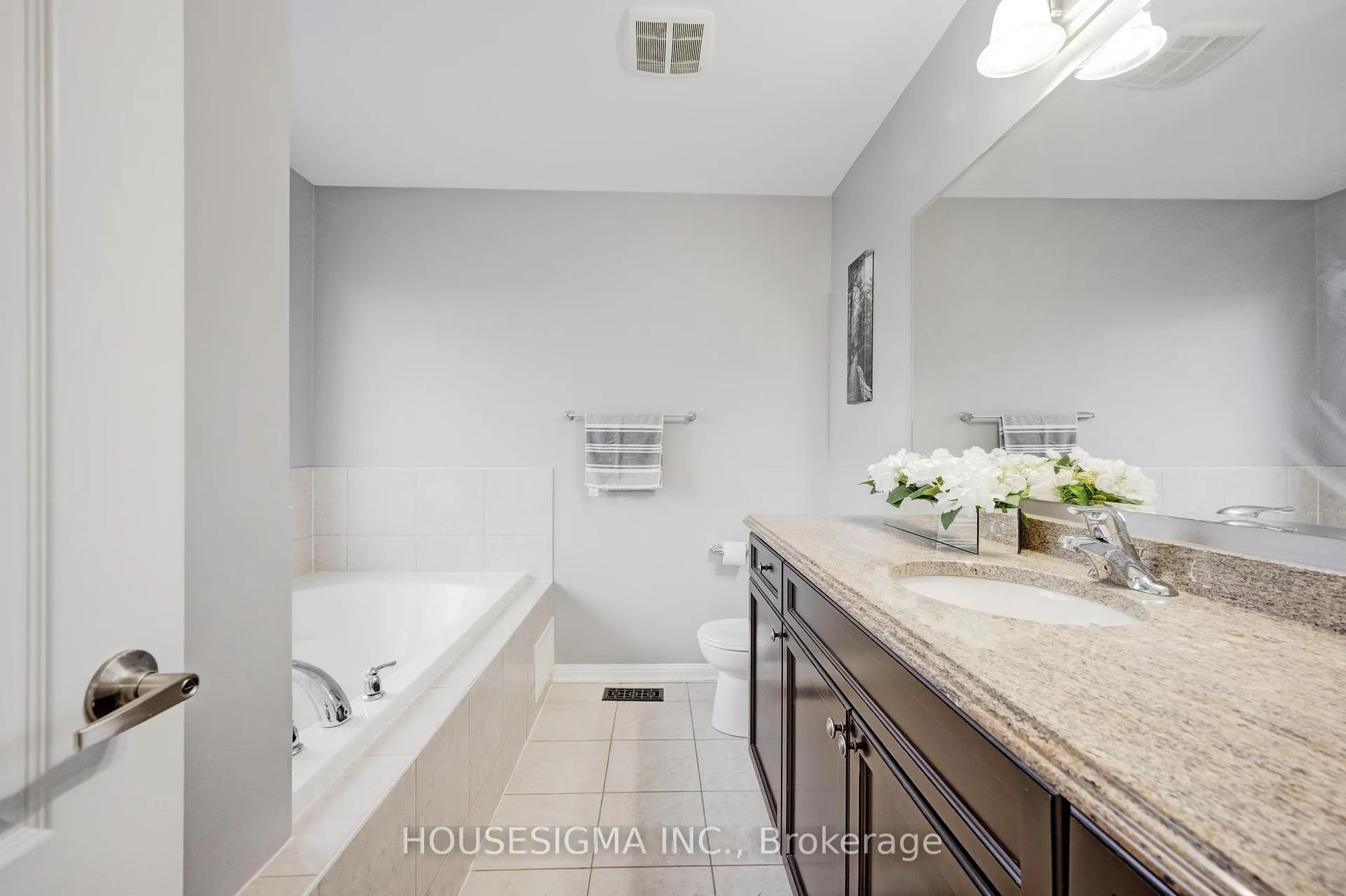 Photo 24 of 19 Seafair Crescent, Brampton, Fletcher's West — HOMEH