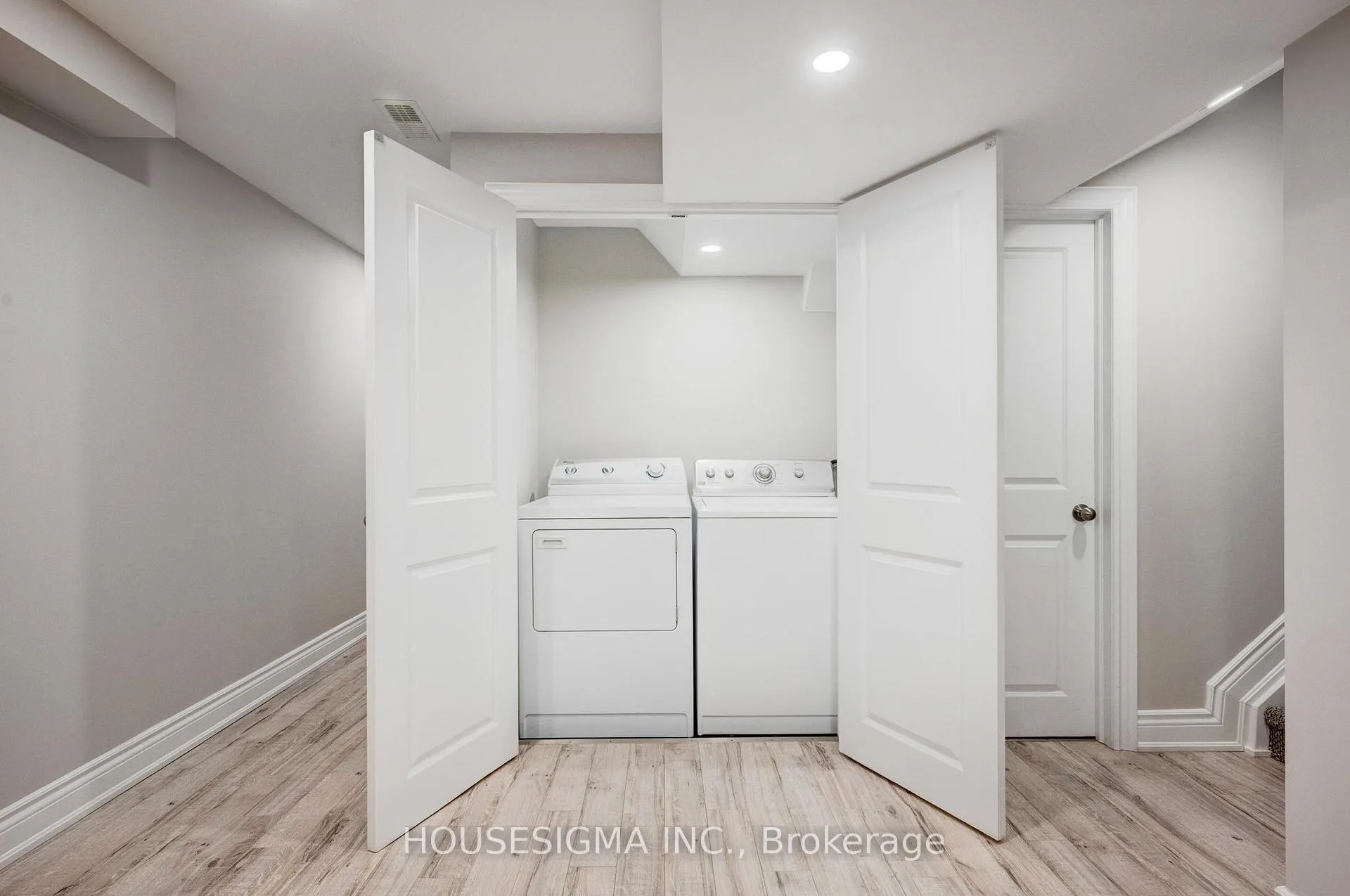 Photo 42 of 19 Seafair Crescent, Brampton, Fletcher's West — HOMEH
