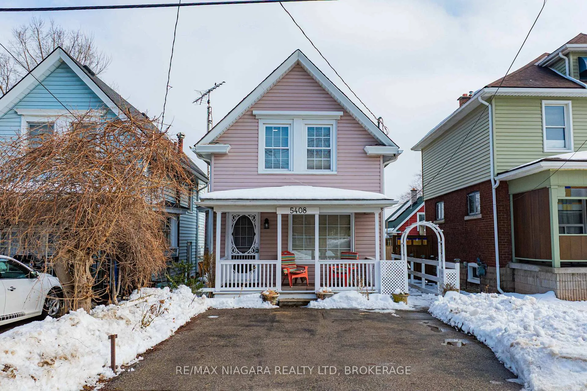Front of 5408 Ontario Avenue