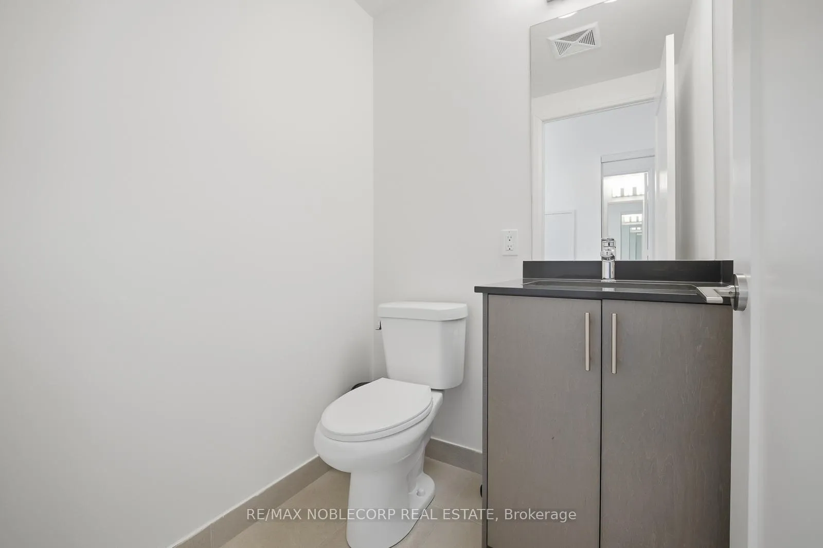 Photo 4 of Unit 1414, 8960 Jane Street, Vaughan, Vellore Village — HOMEH