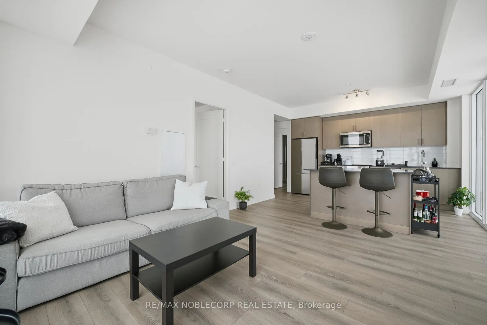 Photo 5 of Unit 1414, 8960 Jane Street, Vaughan, Vellore Village — HOMEH