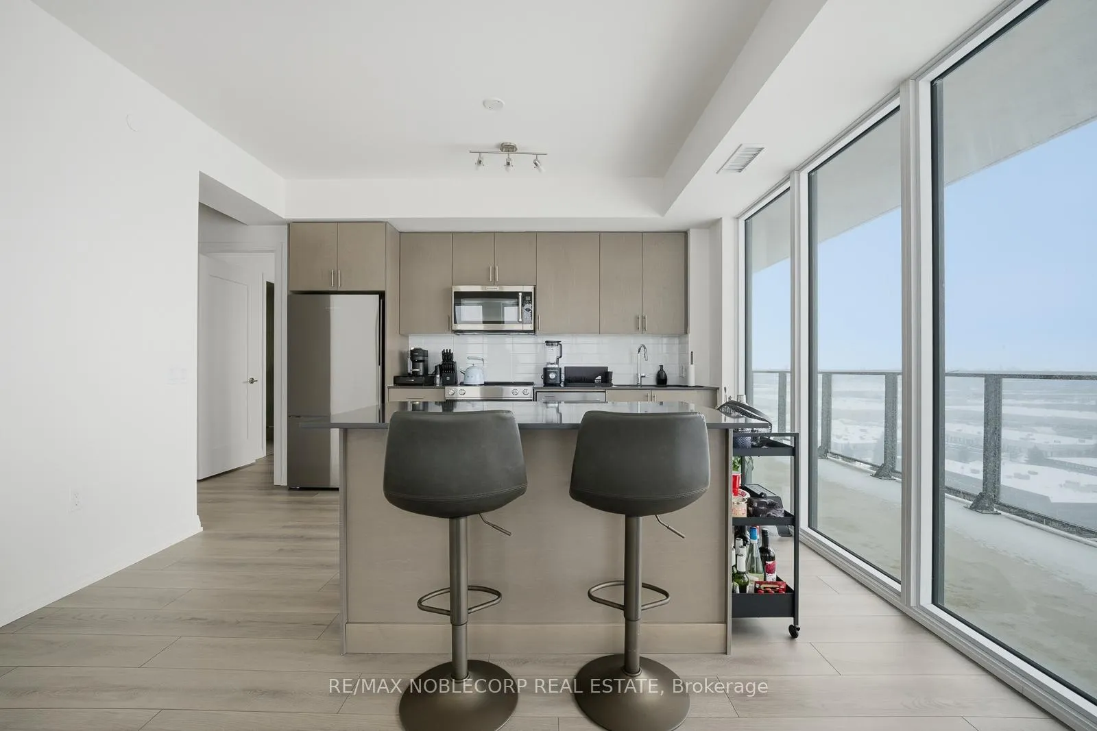 Photo 6 of Unit 1414, 8960 Jane Street, Vaughan, Vellore Village — HOMEH