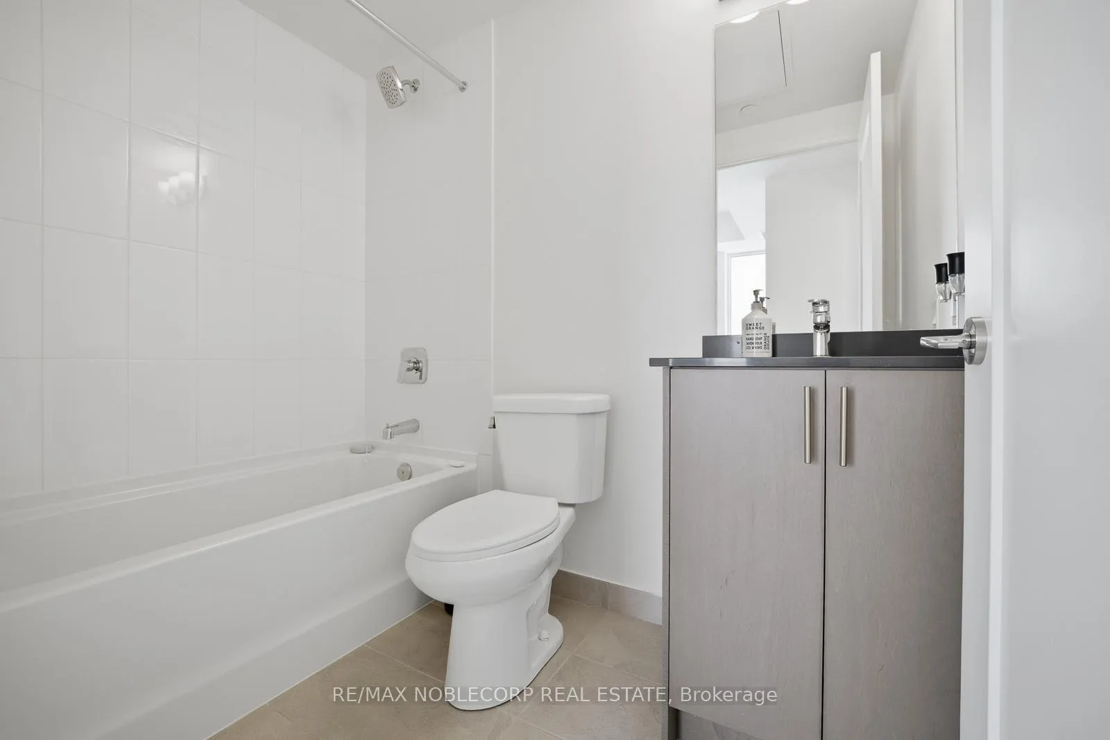 Photo 13 of Unit 1414, 8960 Jane Street, Vaughan, Vellore Village — HOMEH