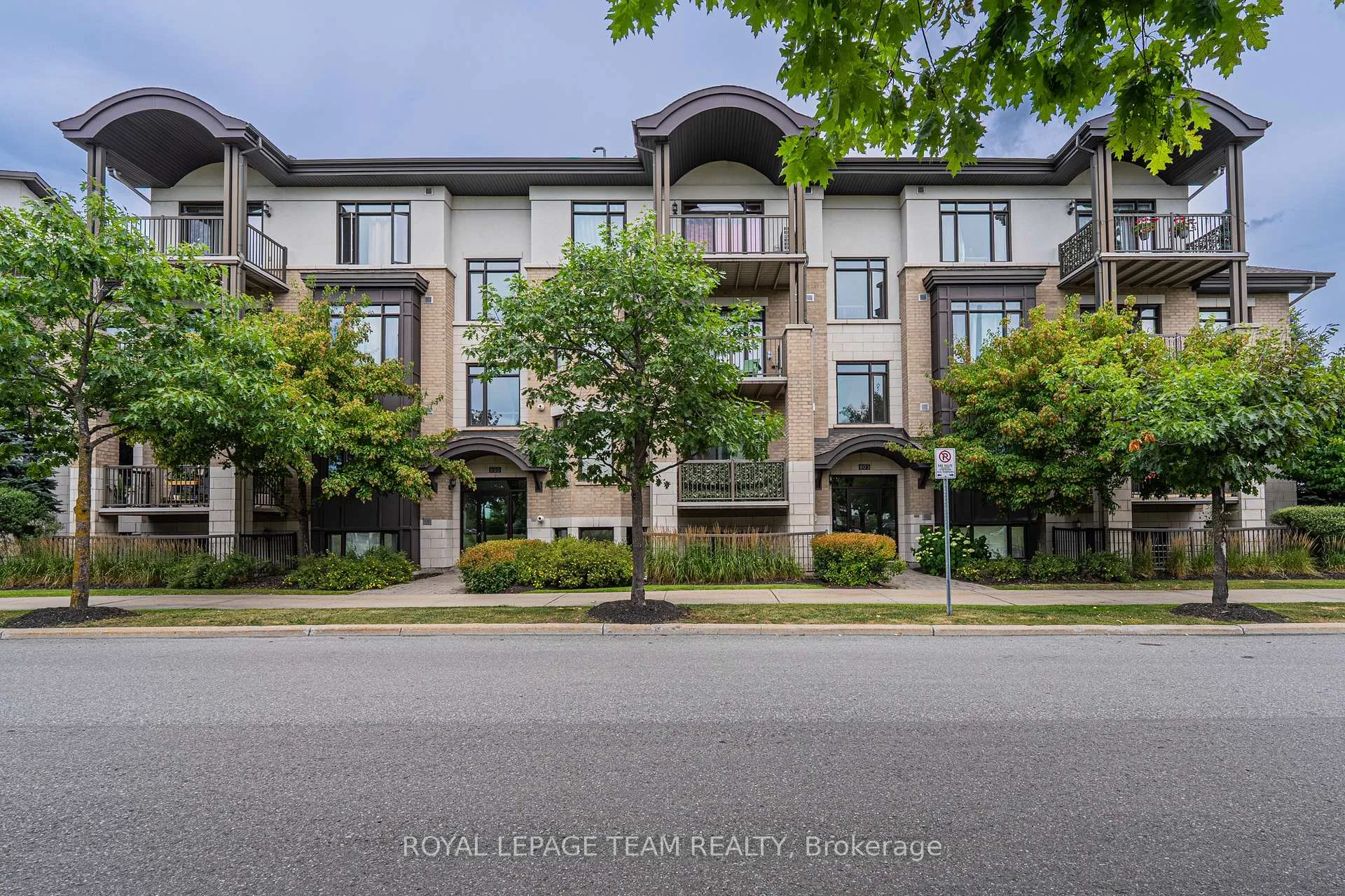 Front of Unit 304, 805 Beauparc Private