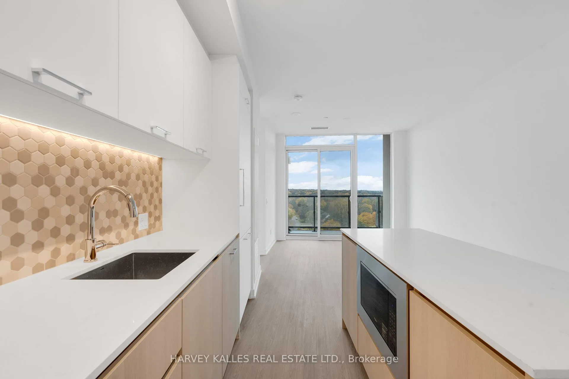 Photo 11 of Unit 911, 8188 Yonge Street, Vaughan, Uplands — HOMEH