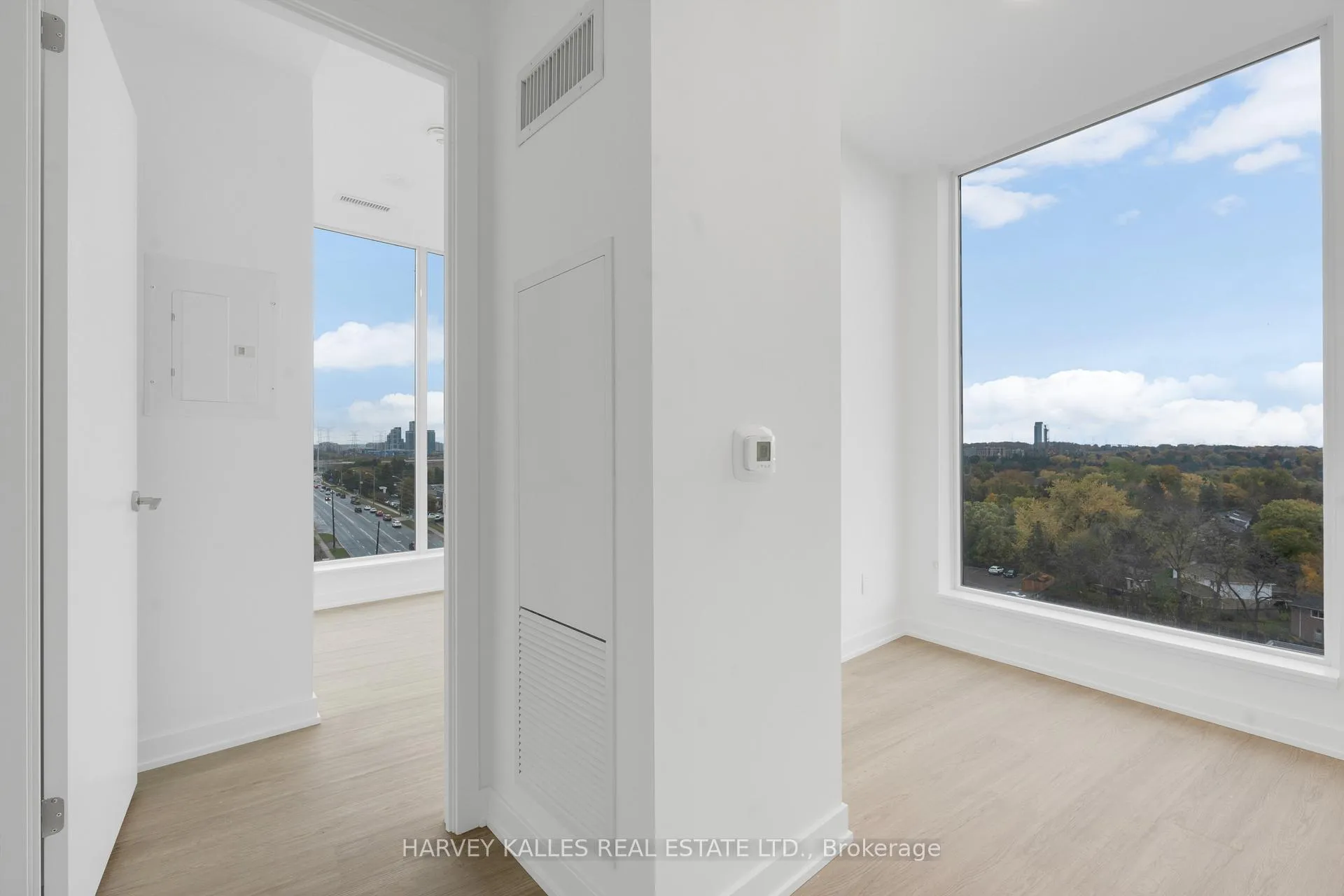 Photo 13 of Unit 911, 8188 Yonge Street, Vaughan, Uplands — HOMEH