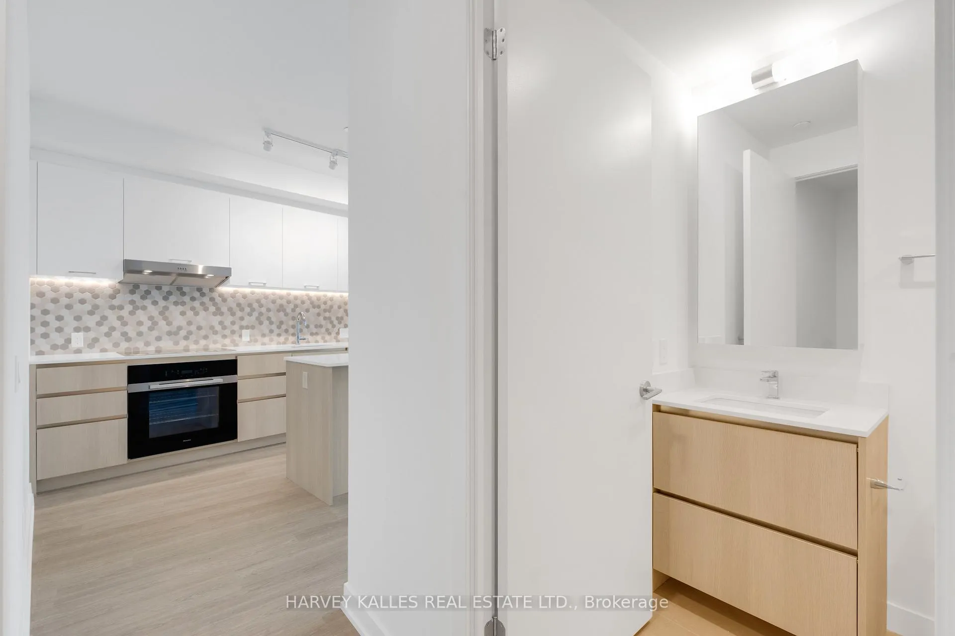 Photo 22 of Unit 911, 8188 Yonge Street, Vaughan, Uplands — HOMEH