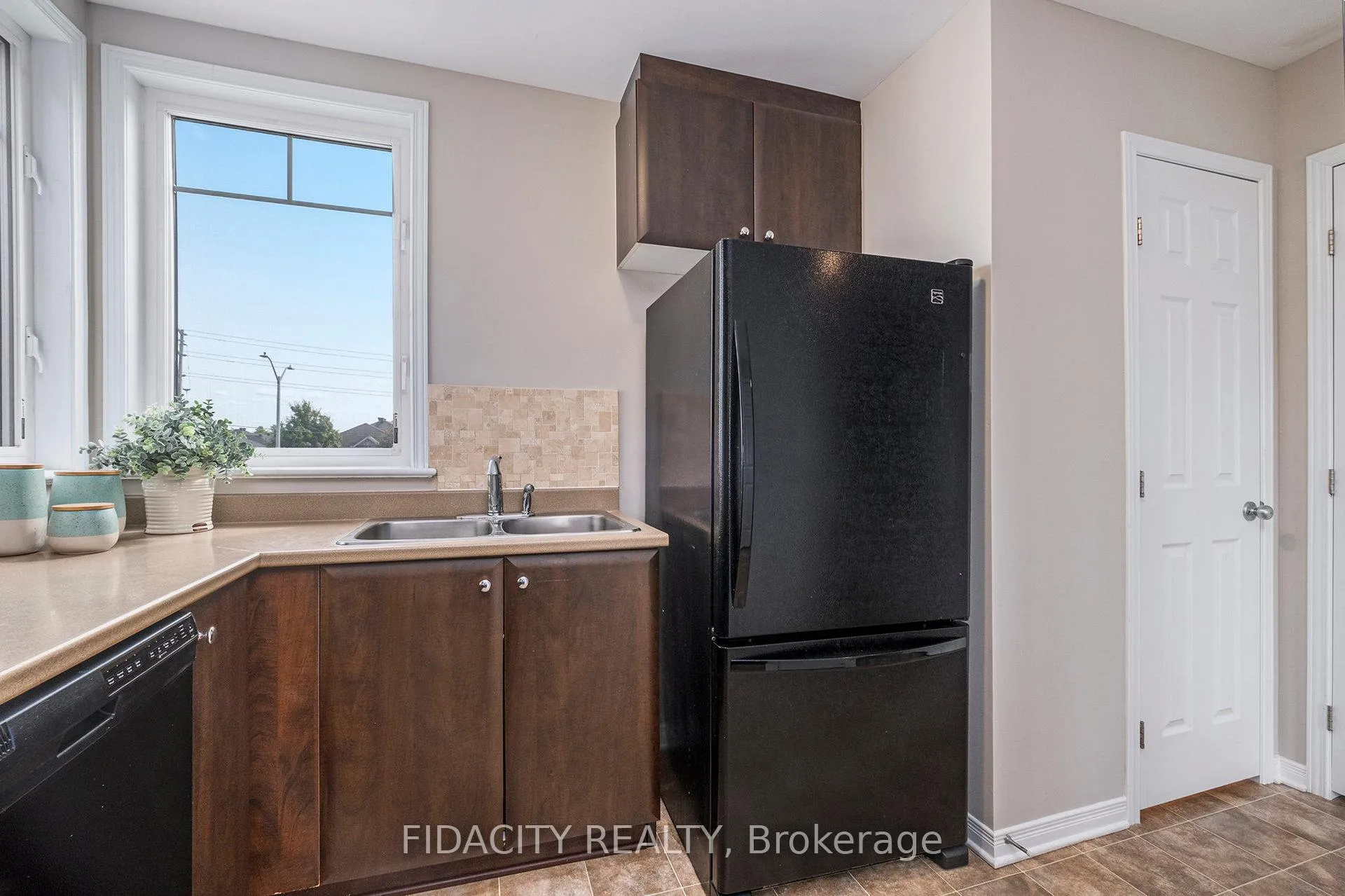 Photo 10 of 3391 Cambrian Road, Ottawa, Barrhaven - Stonebridge — HOMEH