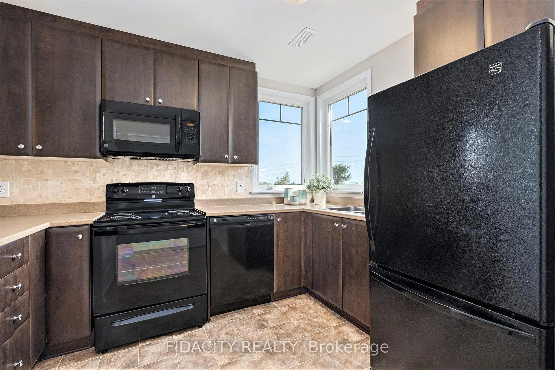 Photo 11 of 3391 Cambrian Road, Ottawa, Barrhaven - Stonebridge — HOMEH