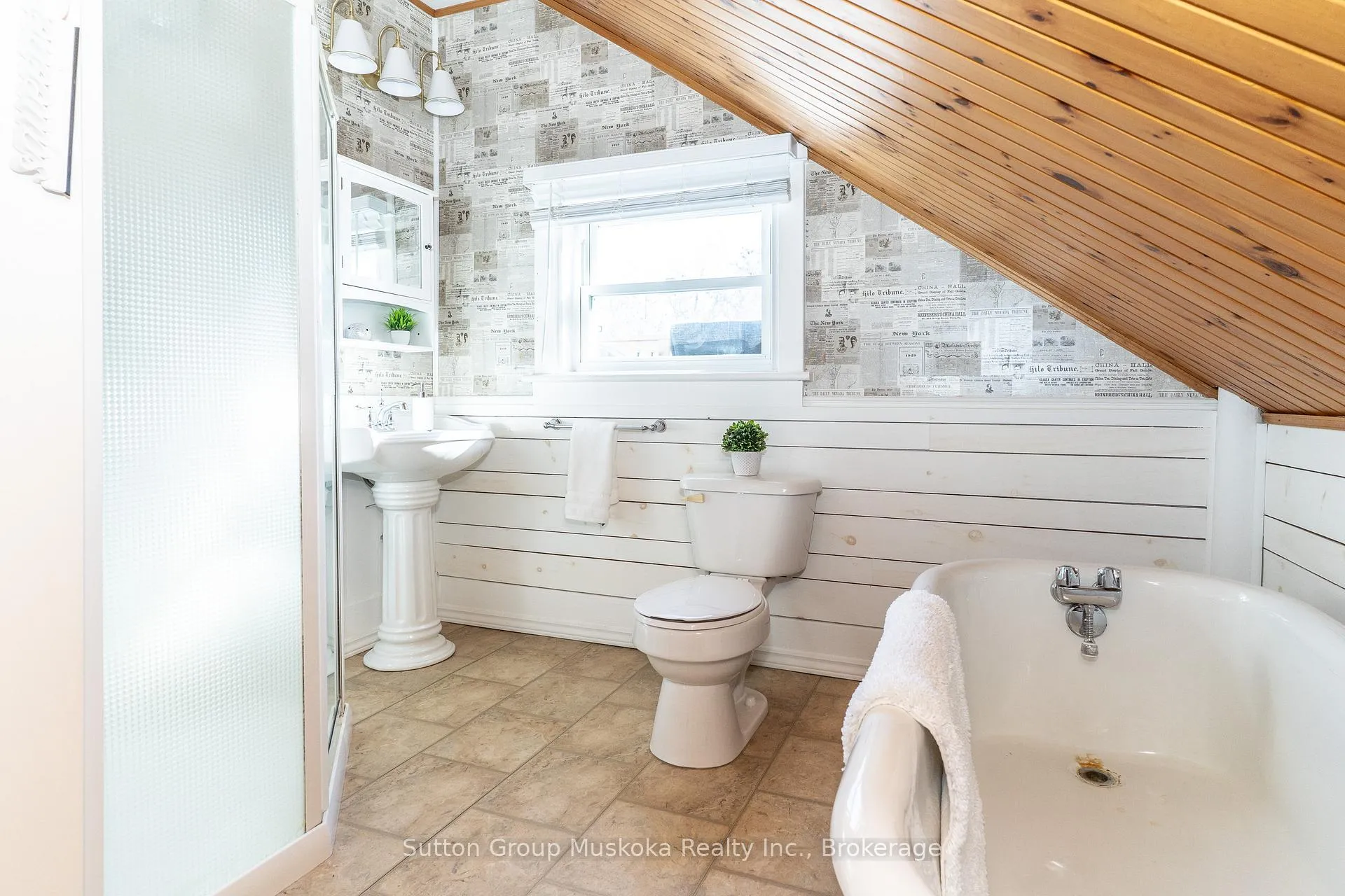 Photo 22 of 142 Queen Street, Burk's Falls — HOMEH
