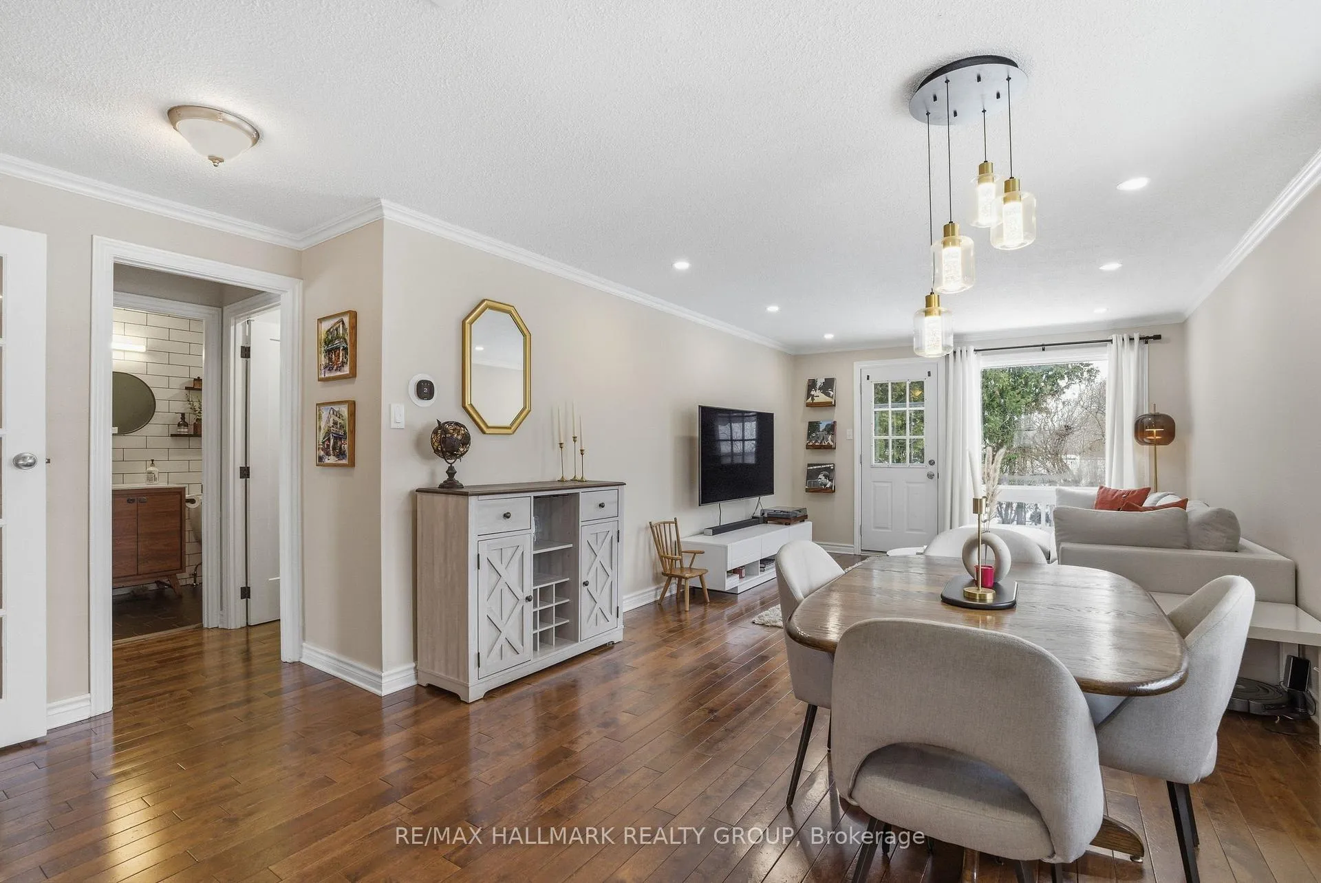 Photo 2 of 24 Binscarth Crescent, Ottawa, Kanata - Glencairn/Hazeldean — HOMEH