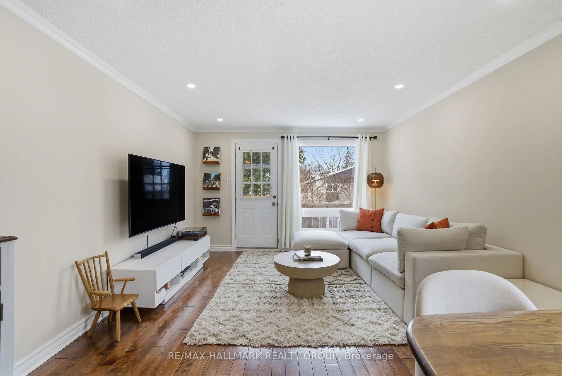 Photo 10 of 24 Binscarth Crescent, Ottawa, Kanata - Glencairn/Hazeldean — HOMEH