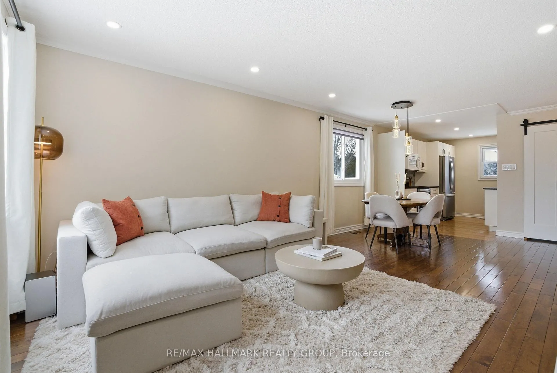 Photo 11 of 24 Binscarth Crescent, Ottawa, Kanata - Glencairn/Hazeldean — HOMEH