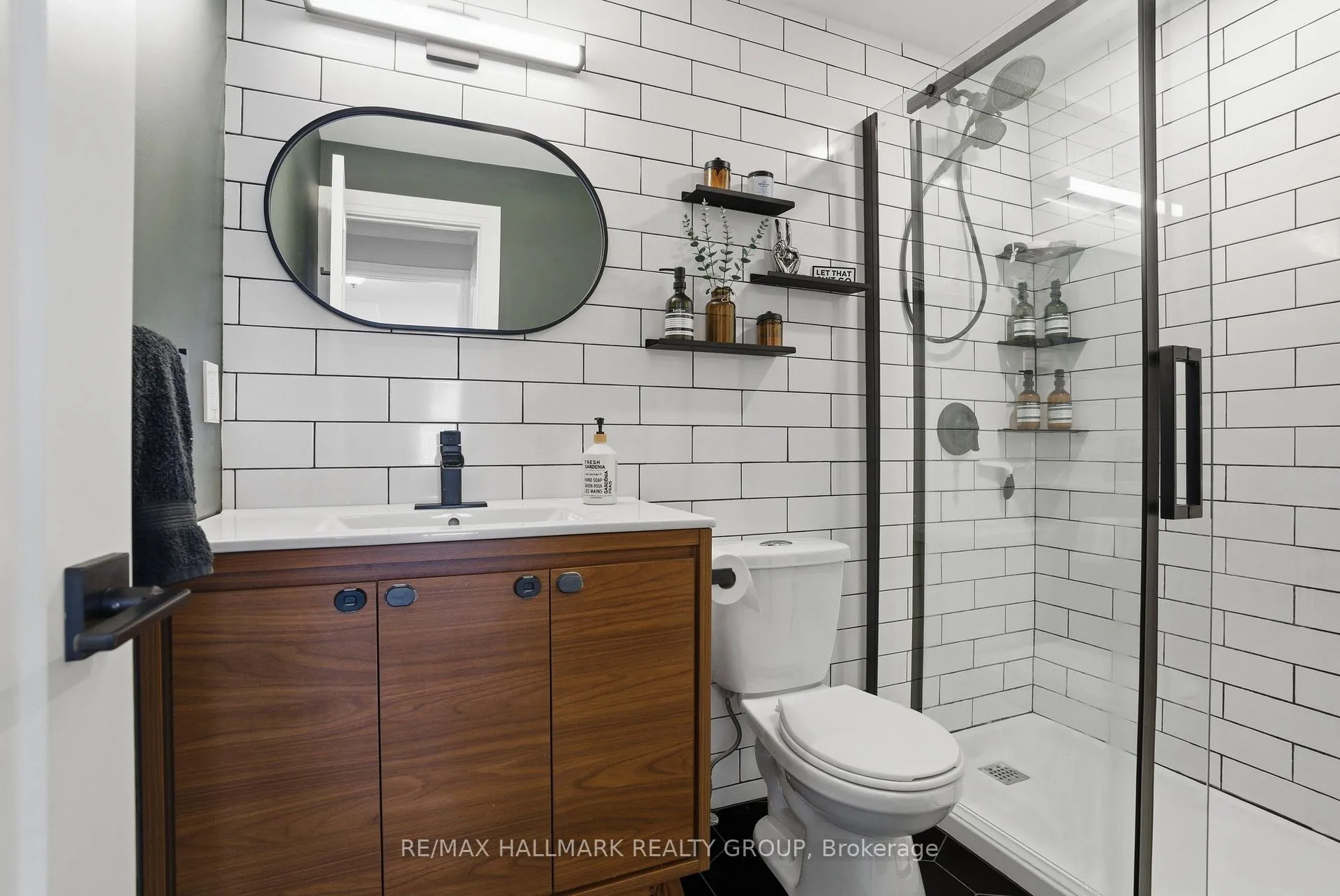 Photo 16 of 24 Binscarth Crescent, Ottawa, Kanata - Glencairn/Hazeldean — HOMEH