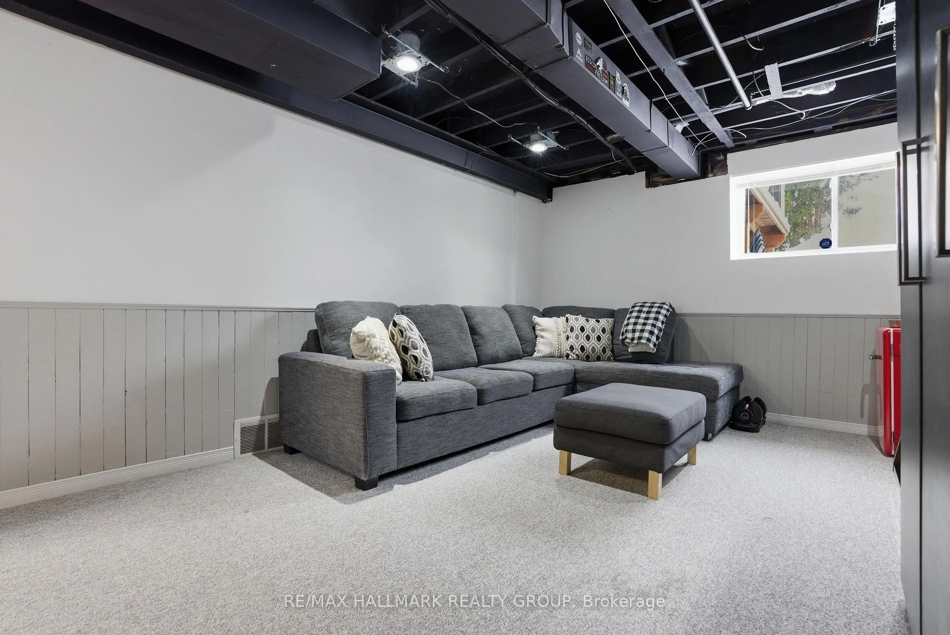 Photo 20 of 24 Binscarth Crescent, Ottawa, Kanata - Glencairn/Hazeldean — HOMEH