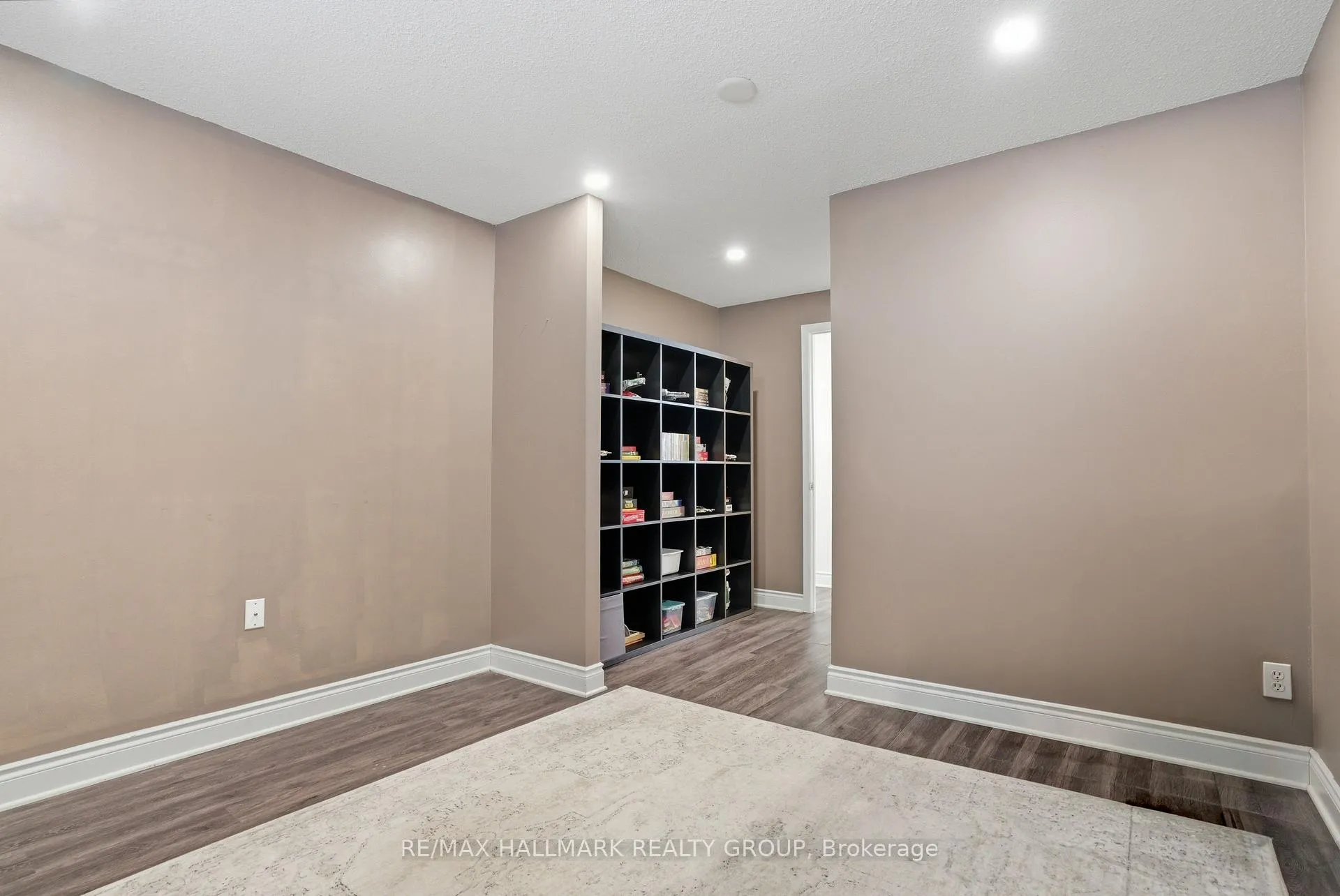 Photo 27 of 24 Binscarth Crescent, Ottawa, Kanata - Glencairn/Hazeldean — HOMEH