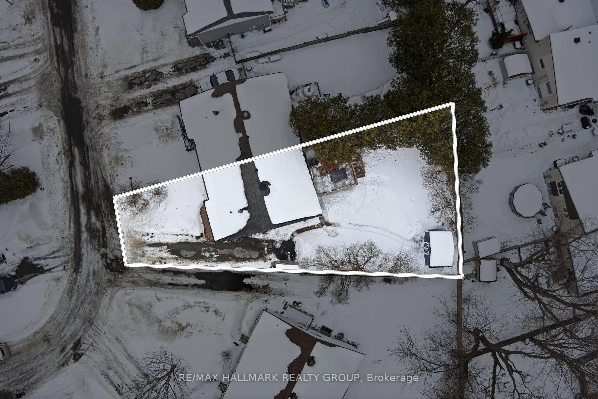 Photo 38 of 24 Binscarth Crescent, Ottawa, Kanata - Glencairn/Hazeldean — HOMEH