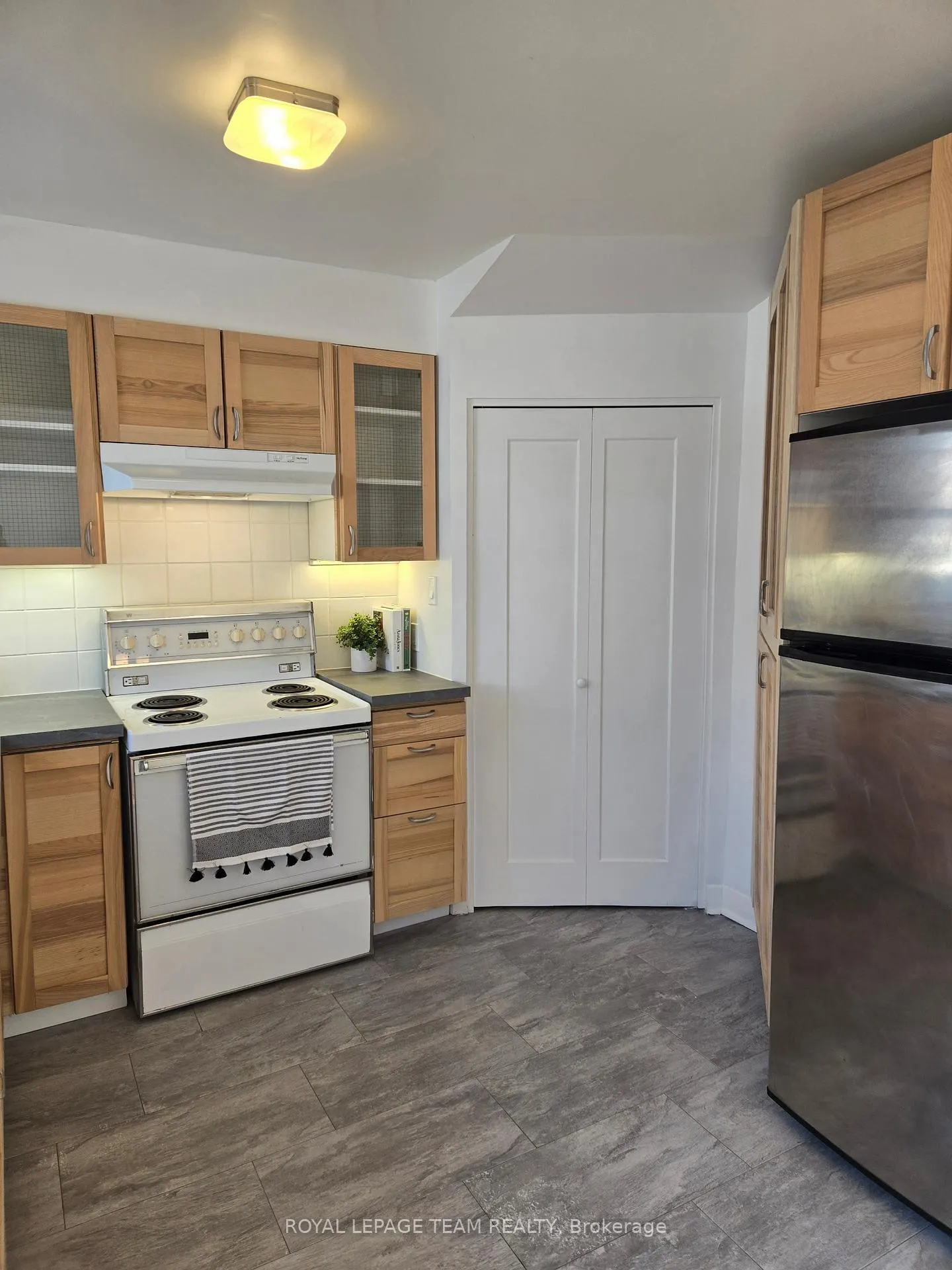 Photo 12 of 1305 Kingston Avenue, Ottawa, Carlington — HOMEH
