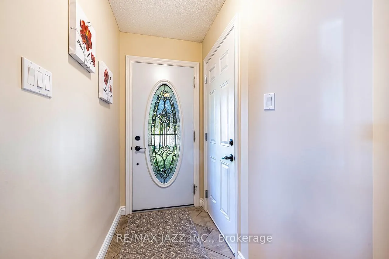 Photo 3 of 78 Bonnycastle Drive, Clarington, Bowmanville — HOMEH