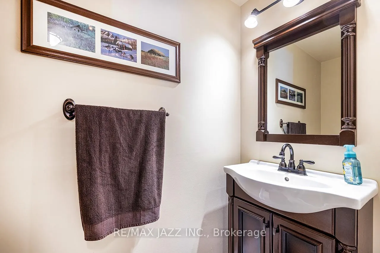 Photo 4 of 78 Bonnycastle Drive, Clarington, Bowmanville — HOMEH