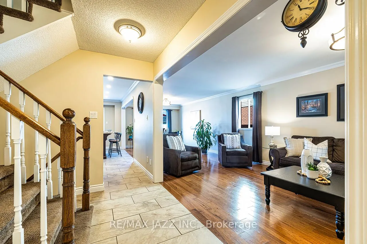 Photo 5 of 78 Bonnycastle Drive, Clarington, Bowmanville — HOMEH