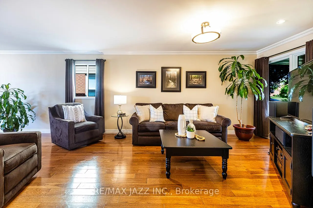 Photo 6 of 78 Bonnycastle Drive, Clarington, Bowmanville — HOMEH