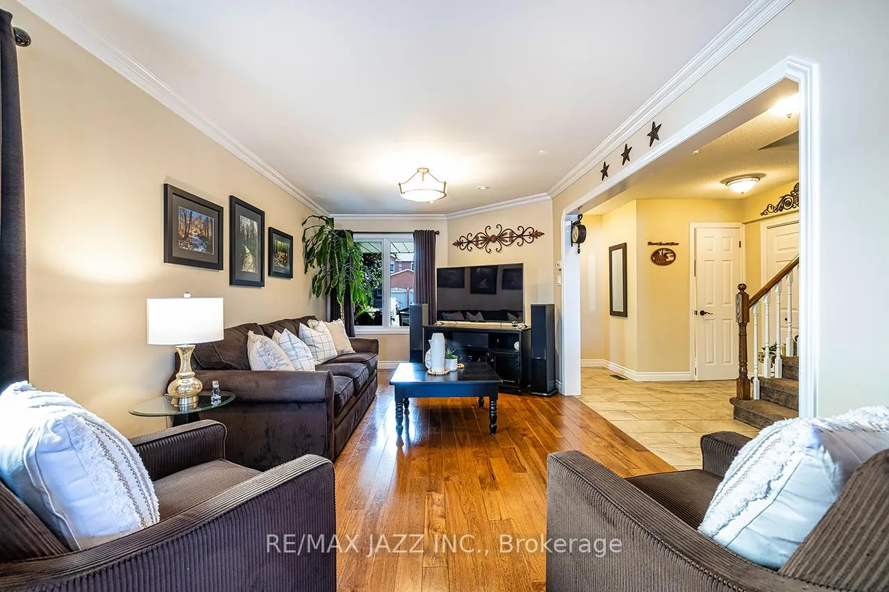 Photo 8 of 78 Bonnycastle Drive, Clarington, Bowmanville — HOMEH