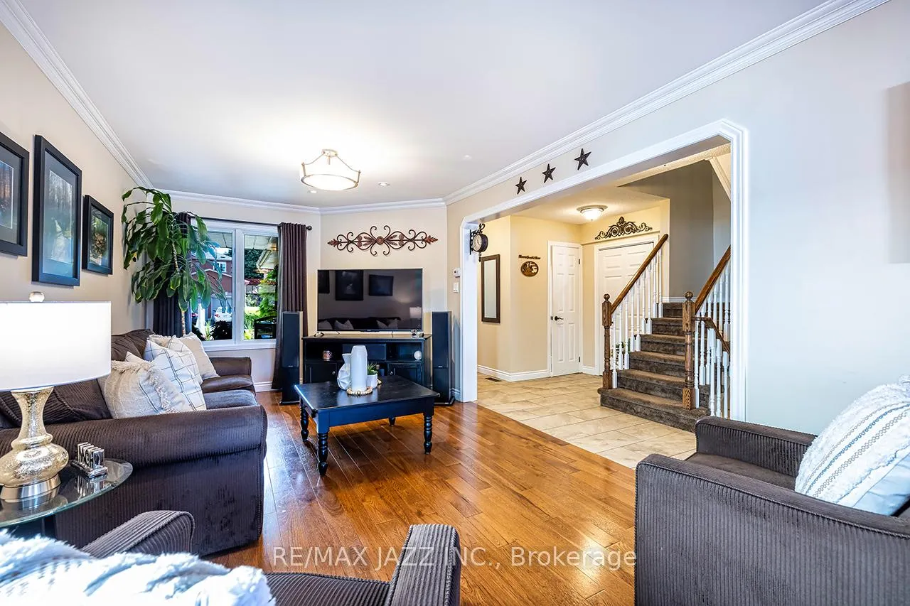 Photo 9 of 78 Bonnycastle Drive, Clarington, Bowmanville — HOMEH