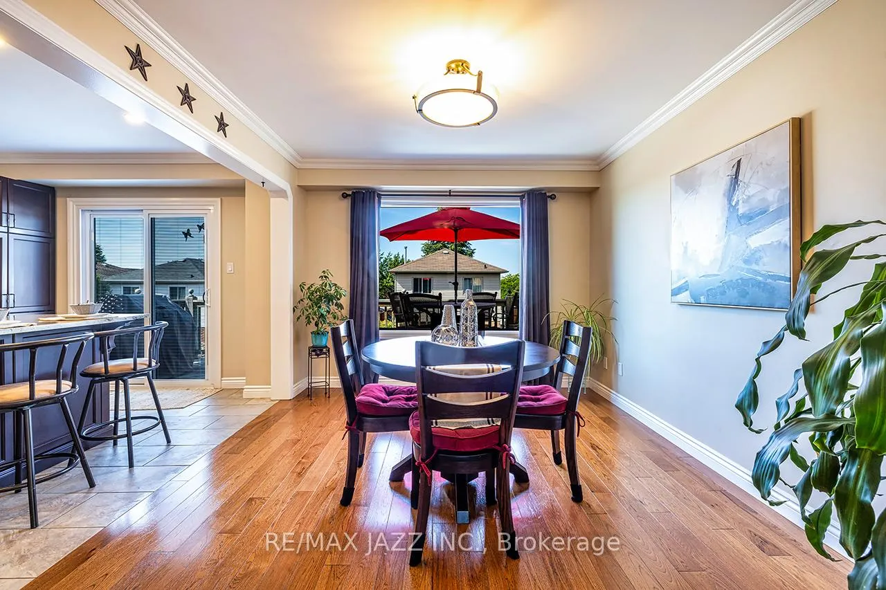 Photo 10 of 78 Bonnycastle Drive, Clarington, Bowmanville — HOMEH