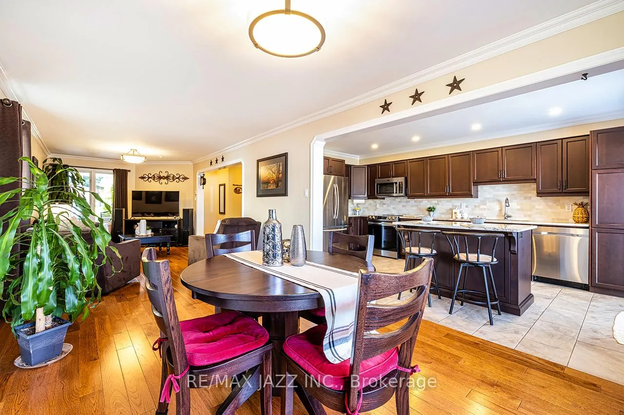 Photo 12 of 78 Bonnycastle Drive, Clarington, Bowmanville — HOMEH