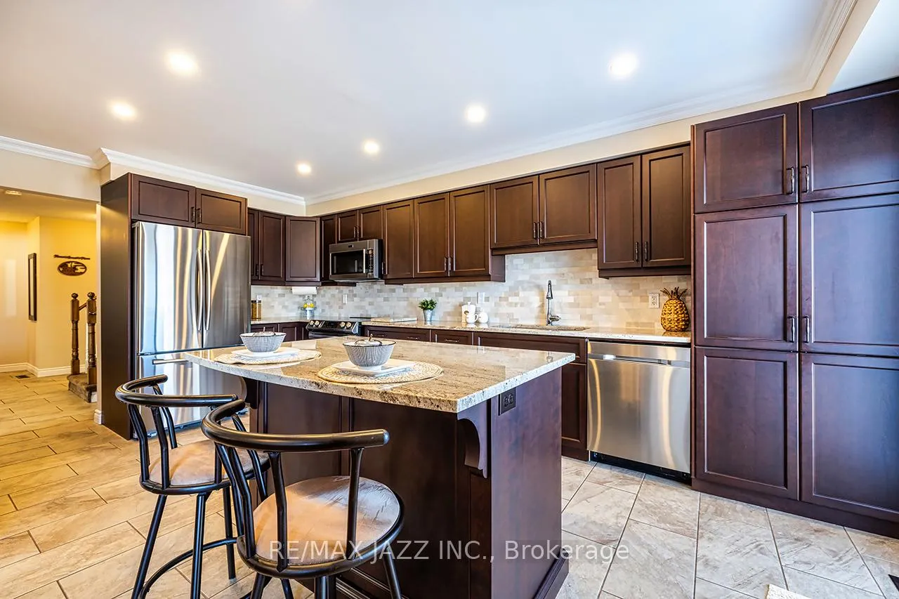 Photo 15 of 78 Bonnycastle Drive, Clarington, Bowmanville — HOMEH