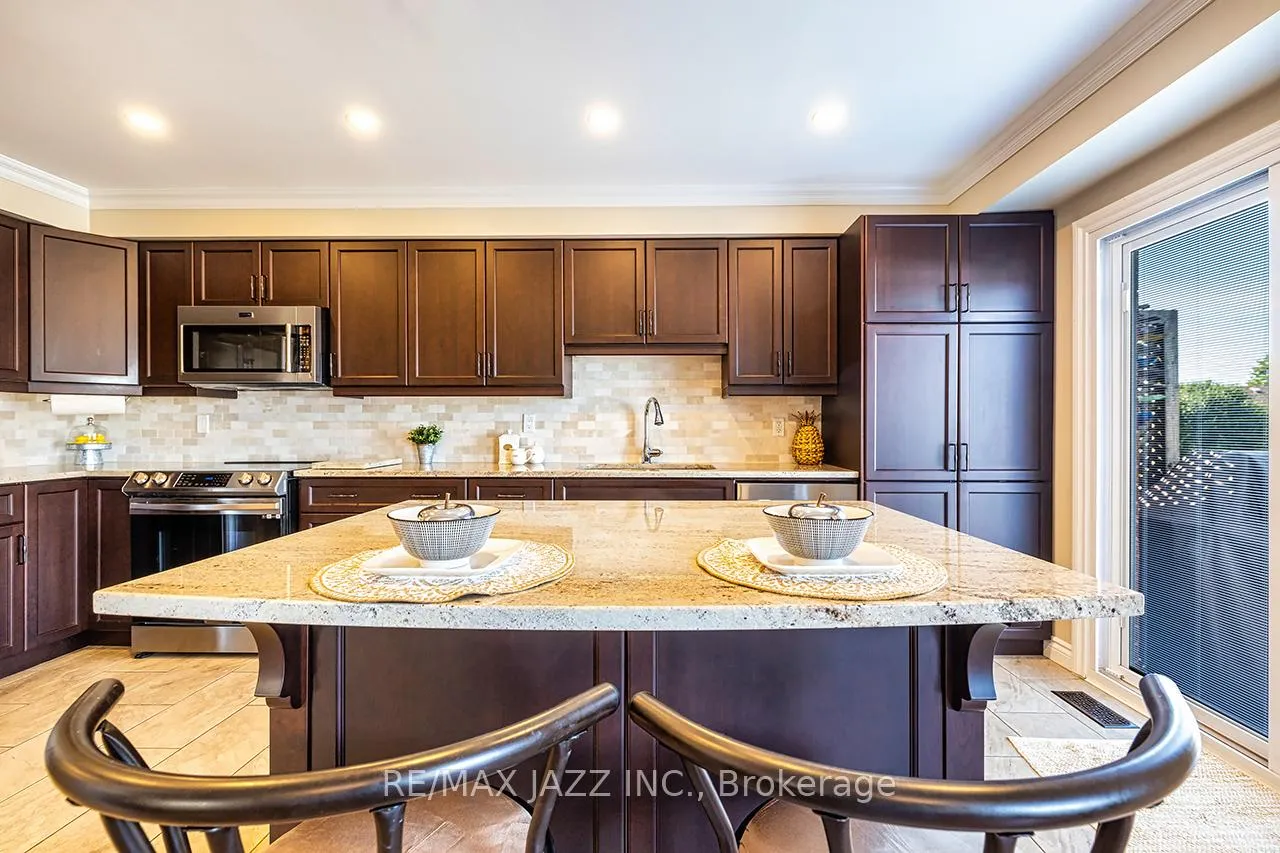 Photo 16 of 78 Bonnycastle Drive, Clarington, Bowmanville — HOMEH