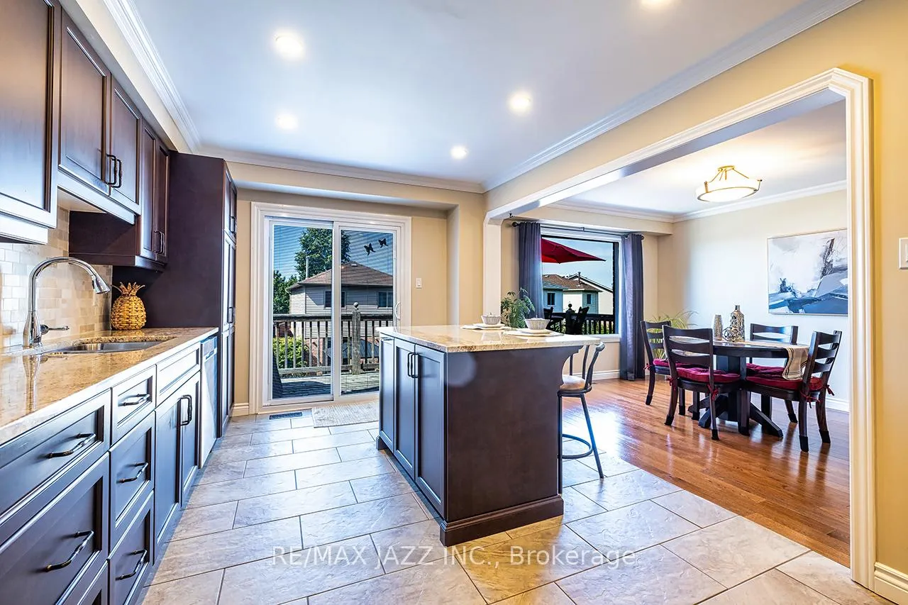 Photo 21 of 78 Bonnycastle Drive, Clarington, Bowmanville — HOMEH