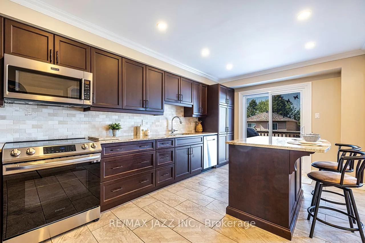 Photo 22 of 78 Bonnycastle Drive, Clarington, Bowmanville — HOMEH