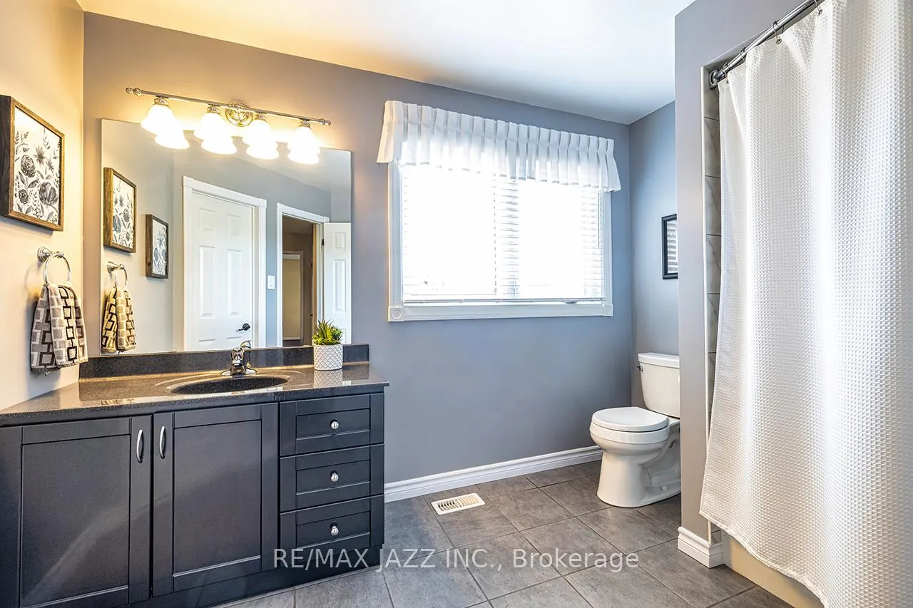 Photo 34 of 78 Bonnycastle Drive, Clarington, Bowmanville — HOMEH