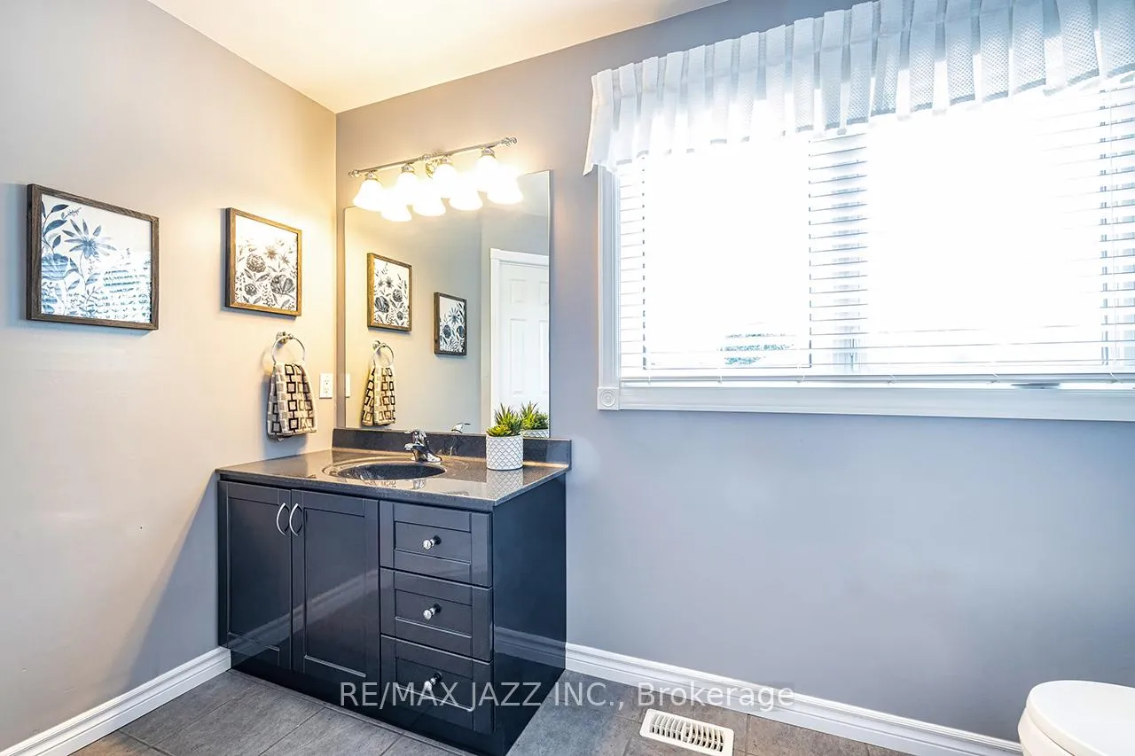 Photo 35 of 78 Bonnycastle Drive, Clarington, Bowmanville — HOMEH