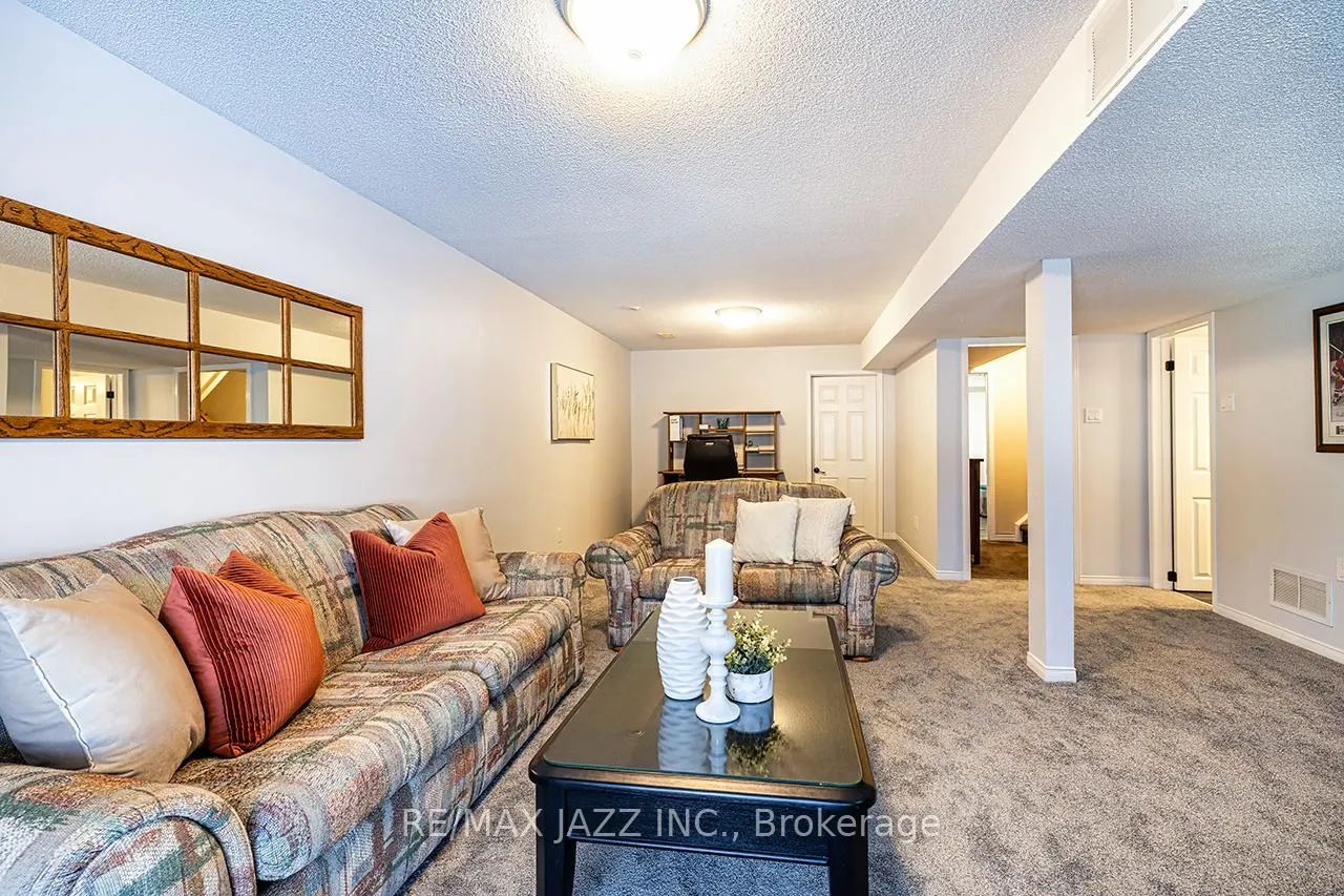 Photo 38 of 78 Bonnycastle Drive, Clarington, Bowmanville — HOMEH