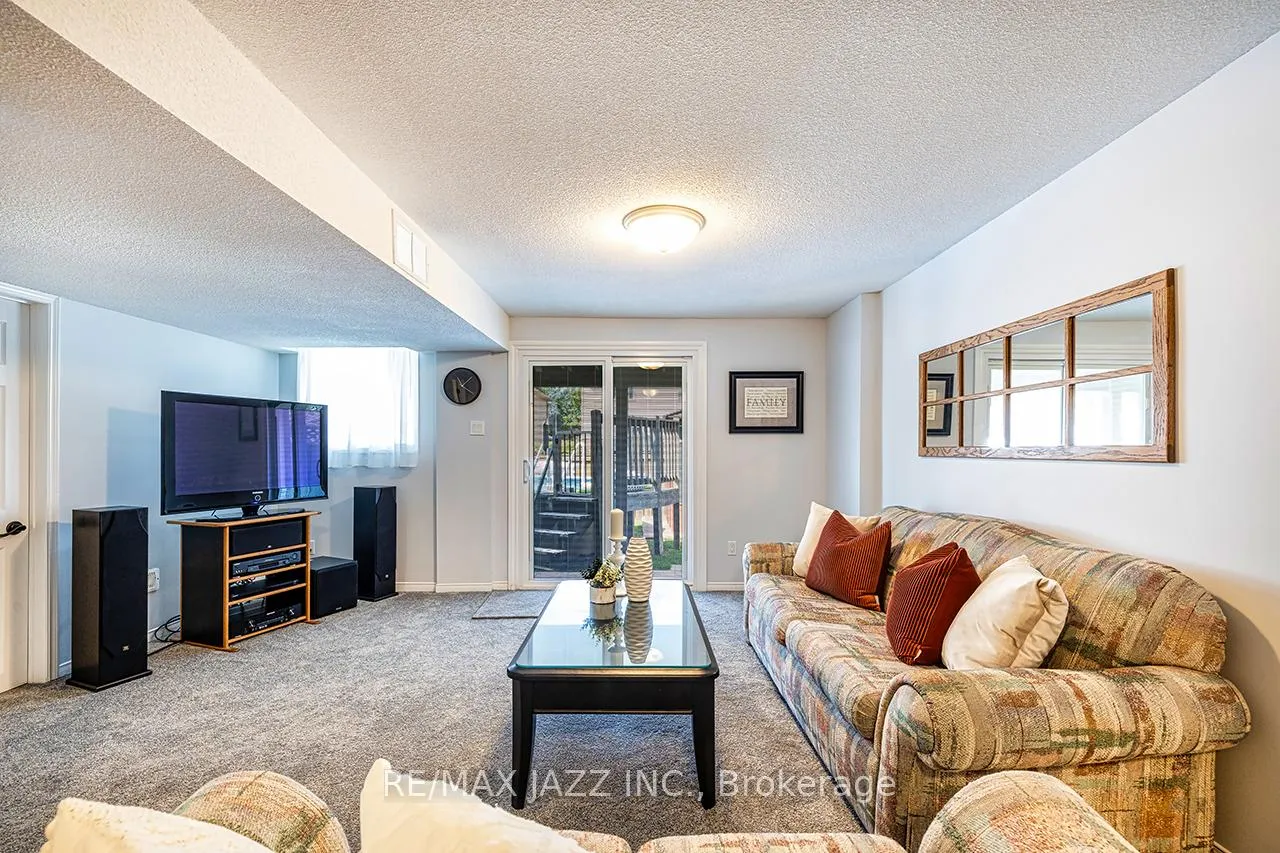 Photo 41 of 78 Bonnycastle Drive, Clarington, Bowmanville — HOMEH