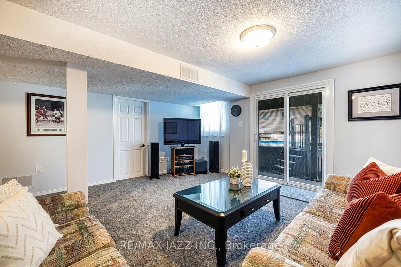 Photo 42 of 78 Bonnycastle Drive, Clarington, Bowmanville — HOMEH