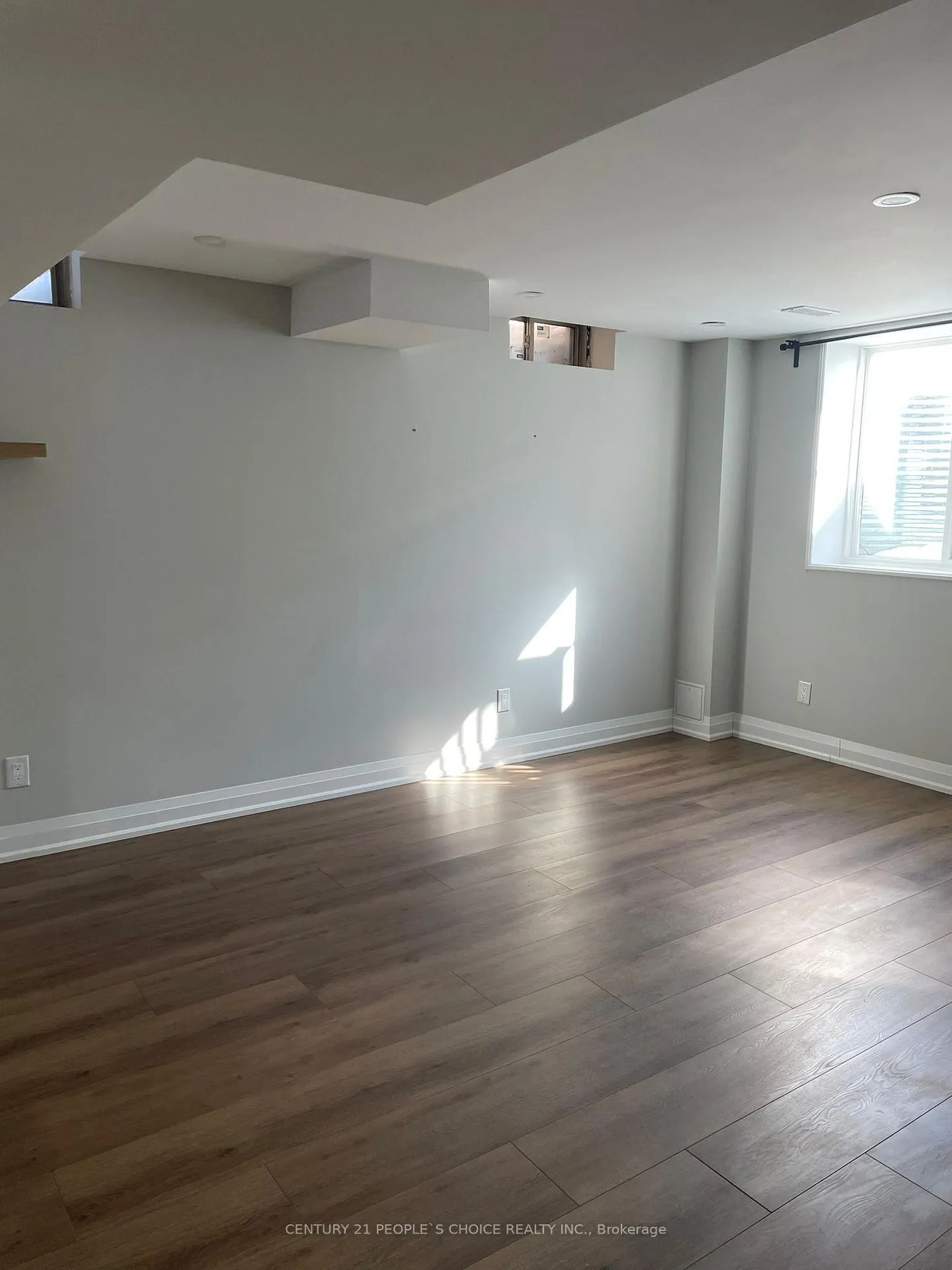 Photo 12 of 14 Copperhill Heights, Barrie, Painswick South — HOMEH
