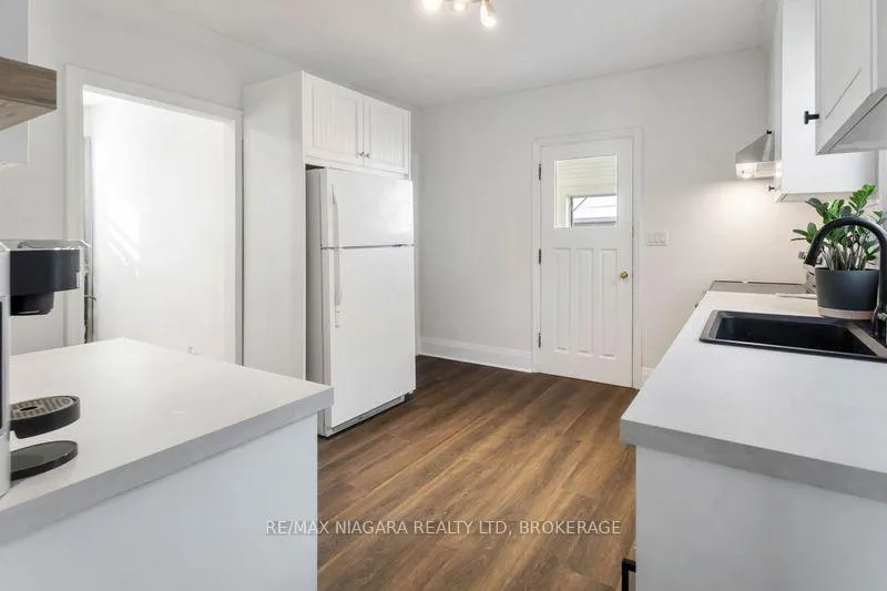 Photo 4 of 22 Bertram Street, St. Catharines, E. Chester — HOMEH