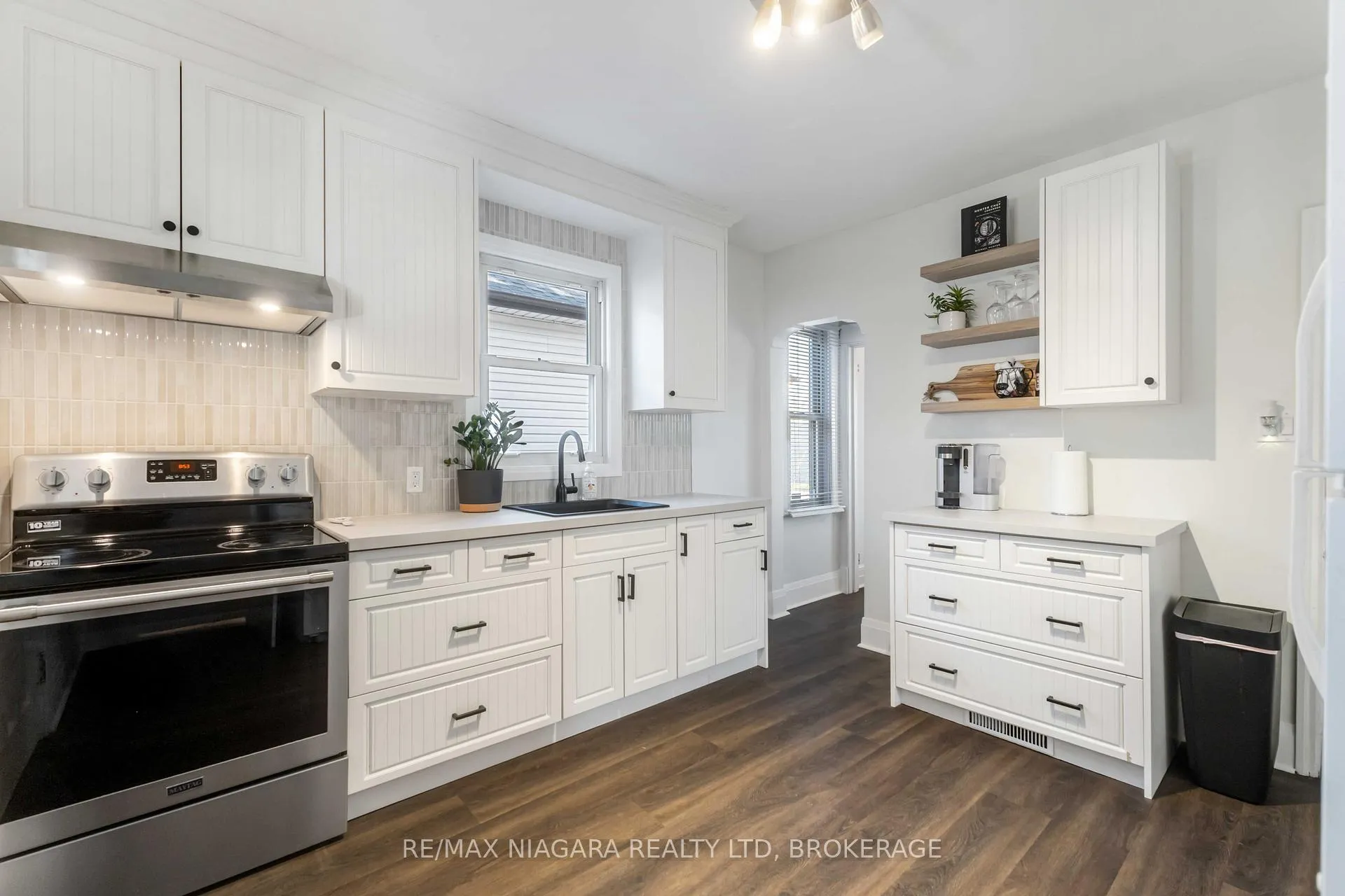 Photo 5 of 22 Bertram Street, St. Catharines, E. Chester — HOMEH