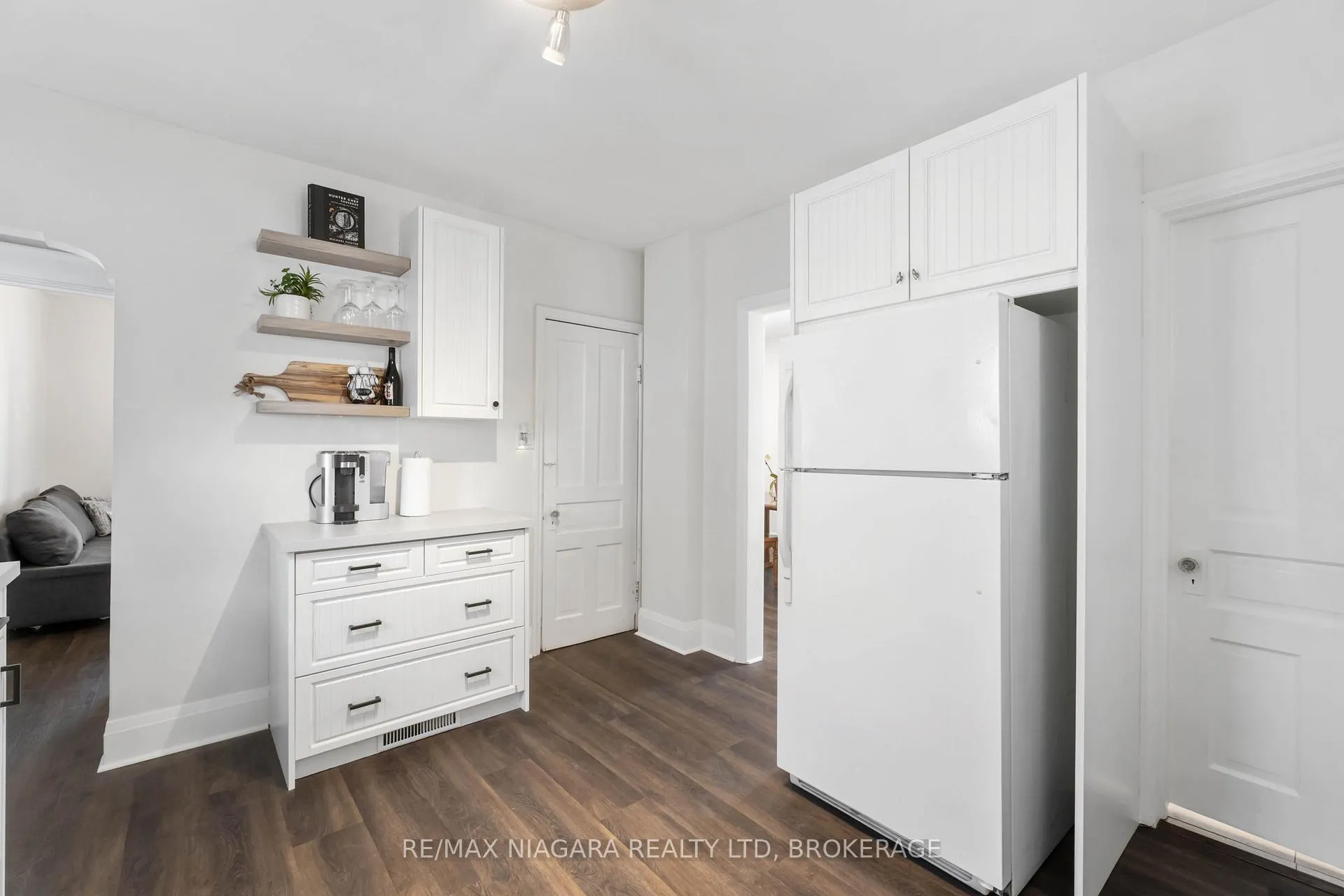 Photo 6 of 22 Bertram Street, St. Catharines, E. Chester — HOMEH
