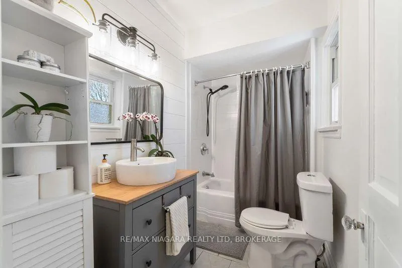Photo 8 of 22 Bertram Street, St. Catharines, E. Chester — HOMEH