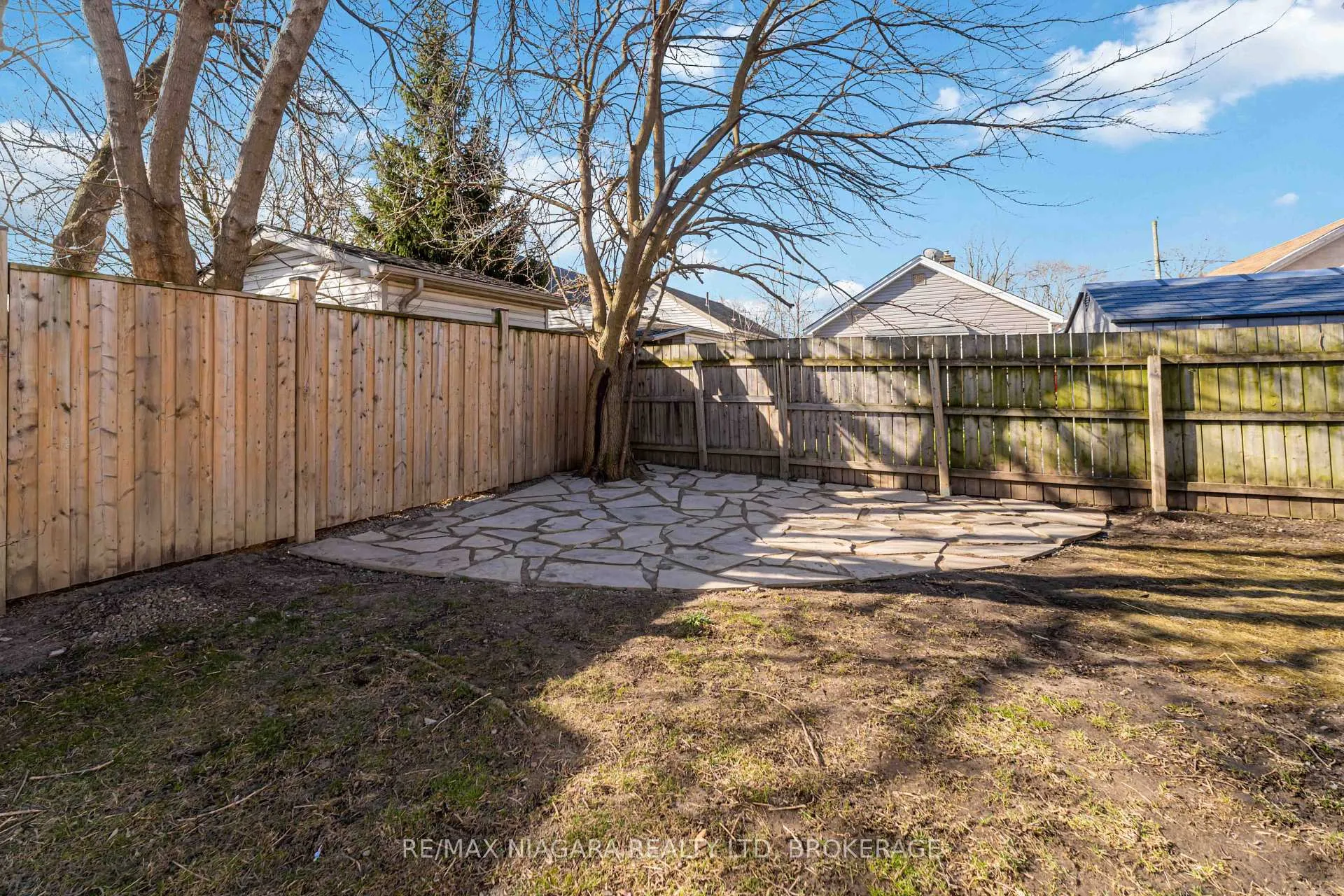 Photo 21 of 22 Bertram Street, St. Catharines, E. Chester — HOMEH