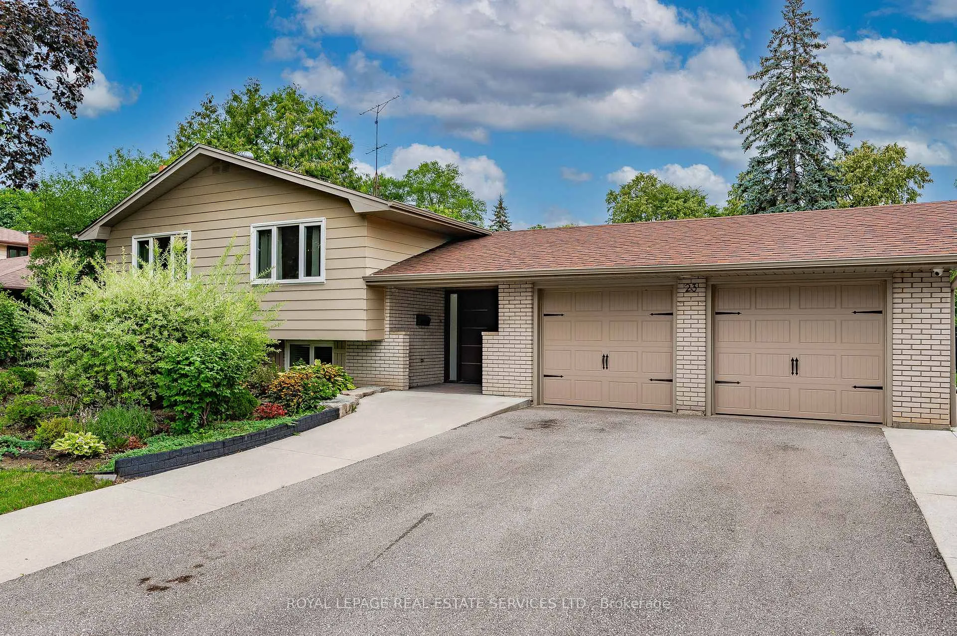 Photo 1 of 23 Hillside Drive, Brampton, Westgate — HOMEH